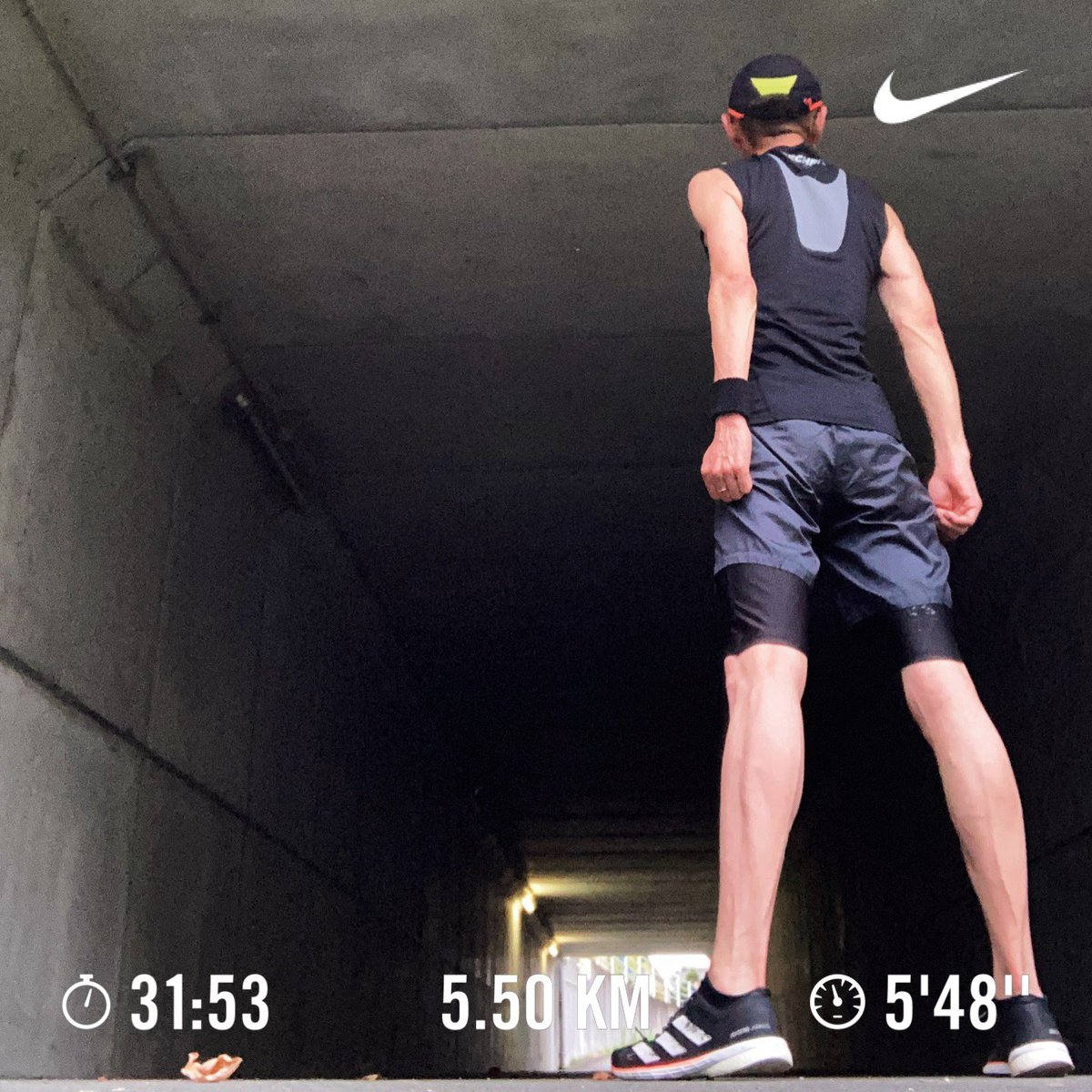 potermochi's tweet photo. #朝ラン #ランニング の後
#渇き 
飲んでも 飲んでも 喉が渇く🥵
🏜️
#背撮りランナー は お腹タポタポ 🫃 https://t.co/xucin5YEkD