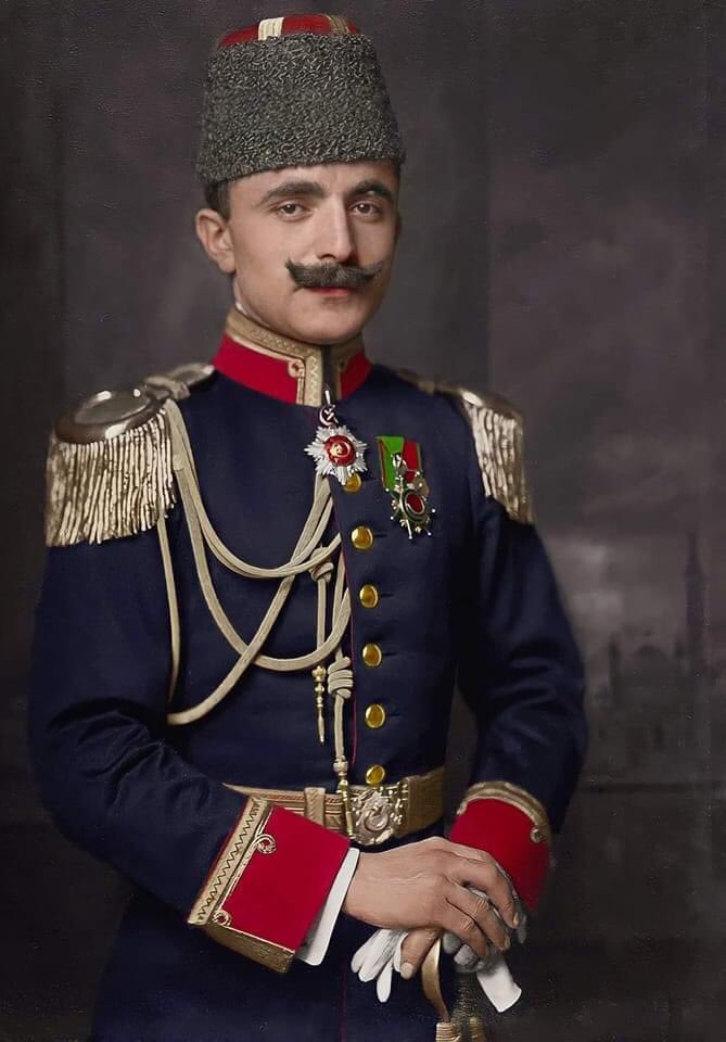 Turan Orduları Başkomutanı, yenilmeyi bilmeyen adam. 
Teşkîlât-ı Mahsûsa'nın Kurucu Komutanı...
Saygı ve rahmet ile anıyoruz.