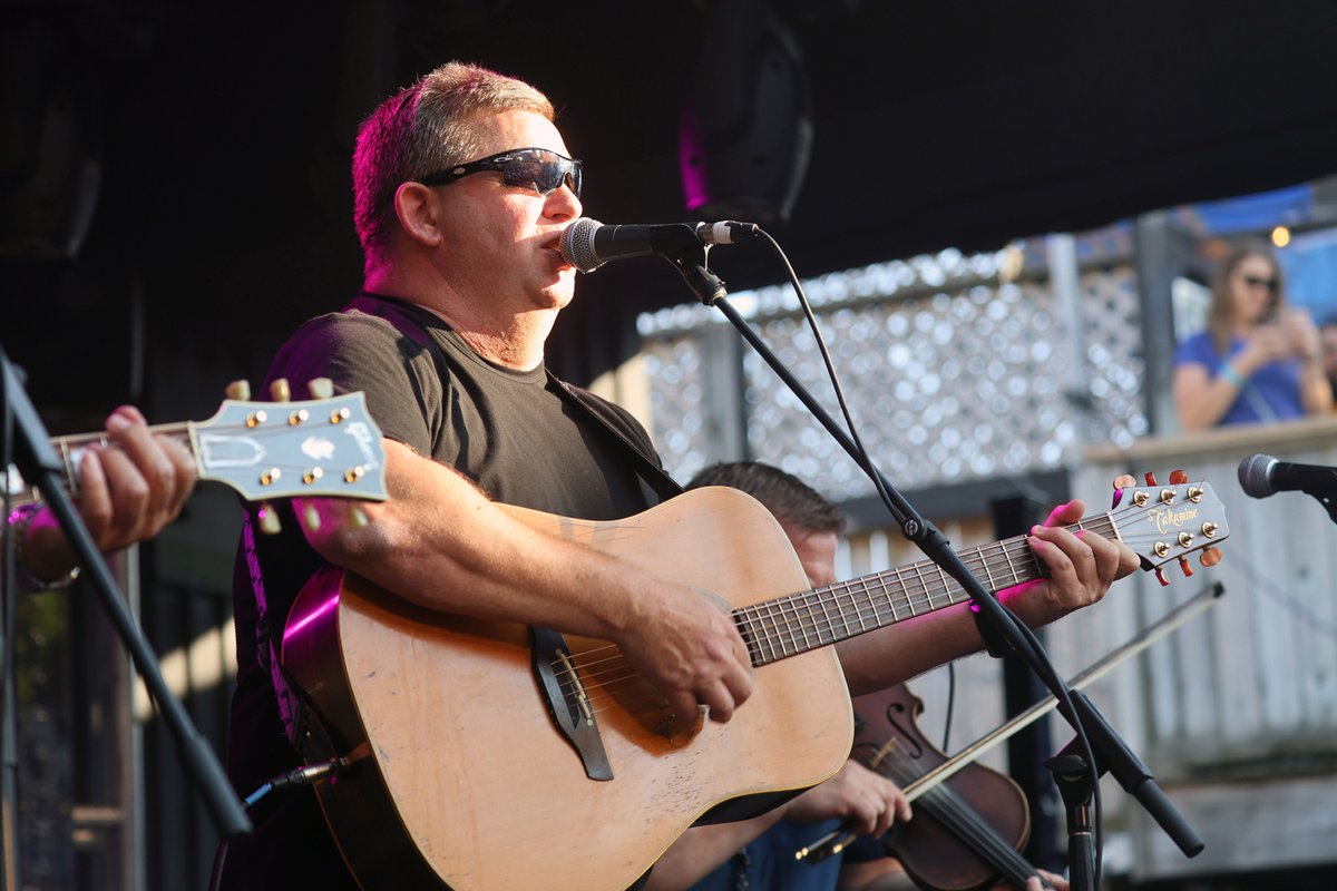positively4ever's tweet photo. Some highlights with the Masterless Men at GSF, always got the crowd singing. Remember that "Nancy Spain" classic... Great crowd for early evening on Saturday. @GeorgeStLive @DowntownStJohns #GSF #GSF2024 #MasterlessMen #lovestjohns @NLLiveEvents #yyt #Georgestreetfestival https://t.co/BRk1HX1aEk