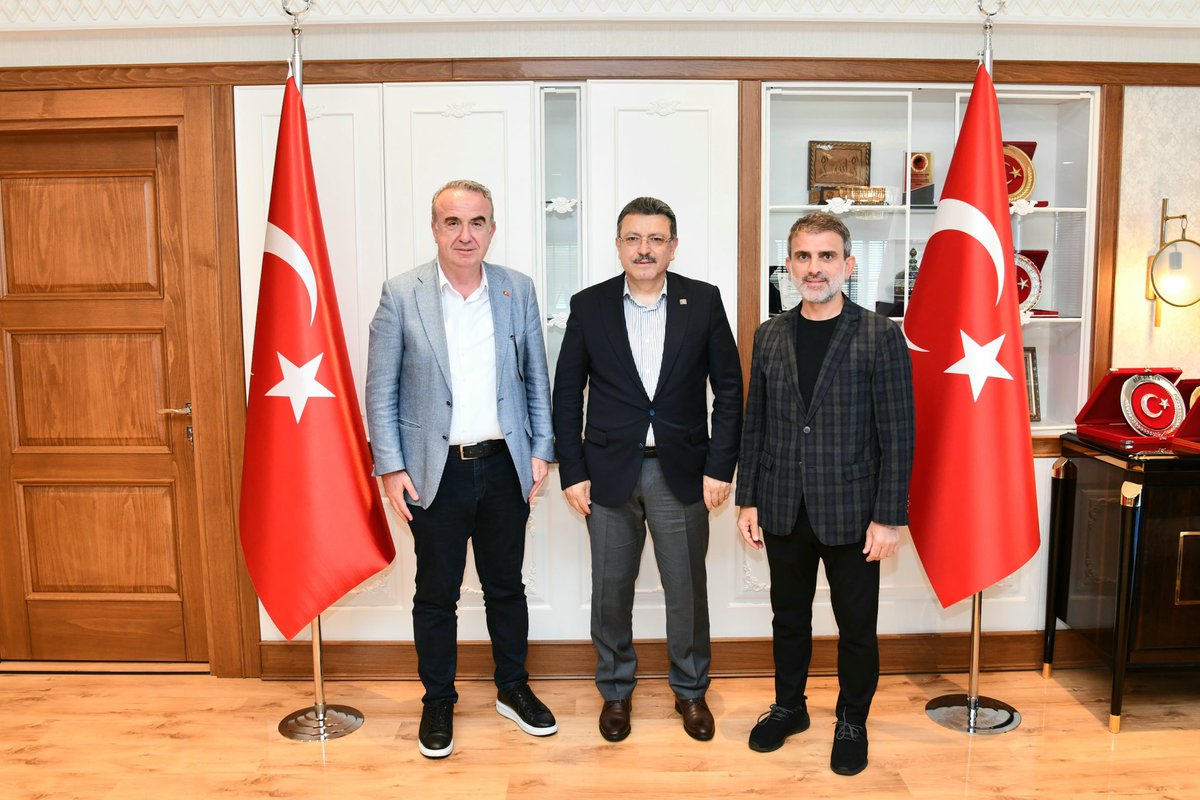 Önceki dönem İBB ve Sancaktepe Meclis Üyesi Sn. Haşim İskender ve önceki dönem İBB ve Ataşehir Meclis Üyesi Sn. Haluk Sadıkoğlu misafirimiz oldu. Nazik ziyaretleri için kendilerine teşekkür ederim…