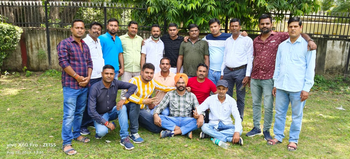 AIRAAAOFFICIAL's tweet photo. बेवजह है तभी तो दोस्ती है
यार वजह होती तो व्यापार होता।
आप सभी प्रिय साथीयों को अंतरराष्ट्रीय मित्रता दिवस की हार्दिक बधाई व शुभकामनाएं। 

#मित्रता_दिवस
#FriendshipDay
#AIRAAA #FAMILY https://t.co/6KFcNGIiy9