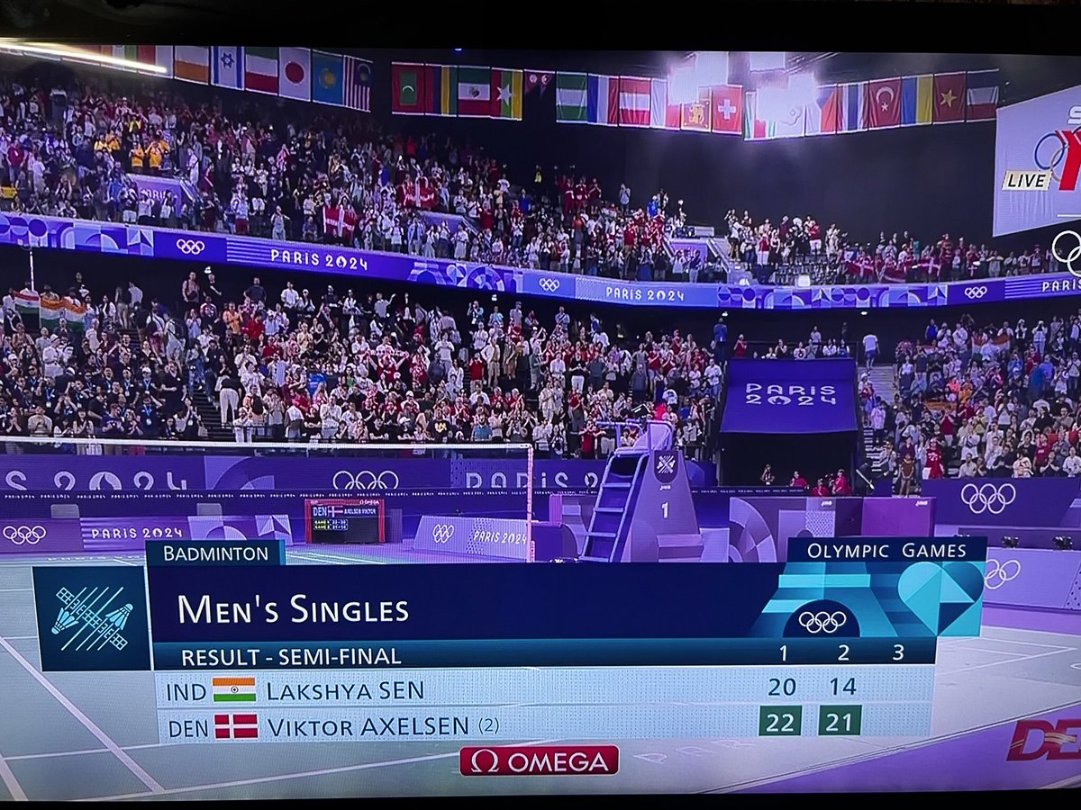 Udit_Del's tweet photo. #lakshaysen take a bow to go high up against the defending Olympic Champion of Tokyo 2020 22-20 and 21-14 Axelsen from 🇩🇰, just 22 years old and has a very bright future ahead … go for bronze 👍🏻👍🏻what a brilliant game !! https://t.co/U68rWPtM3T