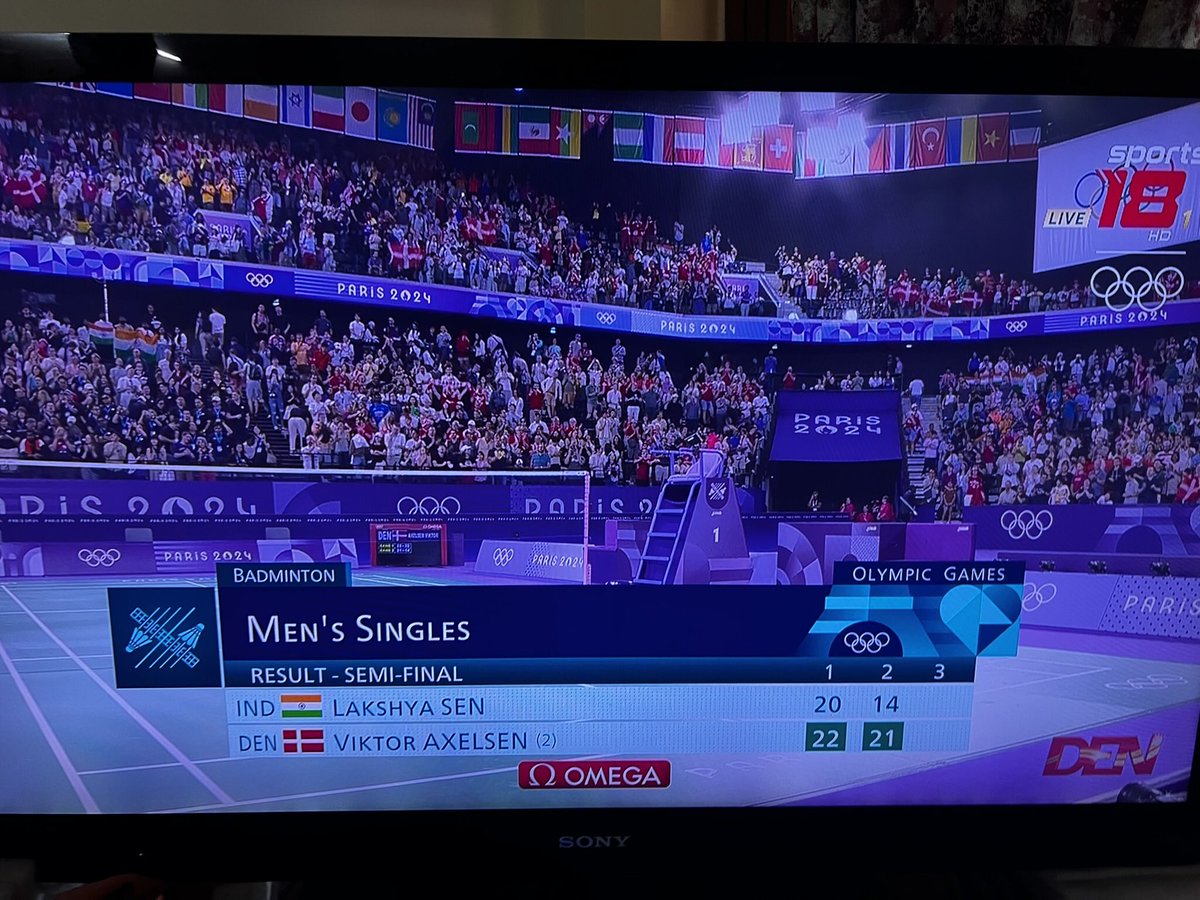 Udit_Del's tweet photo. #lakshaysen take a bow to go high up against the defending Olympic Champion of Tokyo 2020 22-20 and 21-14 Axelsen from 🇩🇰, just 22 years old and has a very bright future ahead … go for bronze 👍🏻👍🏻what a brilliant game !! https://t.co/U68rWPtM3T