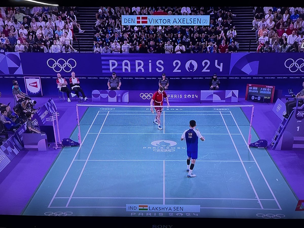 Udit_Del's tweet photo. #lakshaysen take a bow to go high up against the defending Olympic Champion of Tokyo 2020 22-20 and 21-14 Axelsen from 🇩🇰, just 22 years old and has a very bright future ahead … go for bronze 👍🏻👍🏻what a brilliant game !! https://t.co/U68rWPtM3T