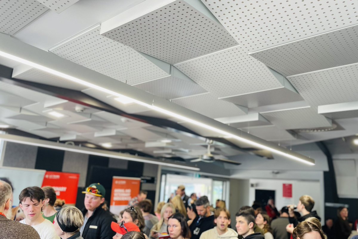 a1bajwa's tweet photo. It was nice interacting with so many prospective students and their parents at La Trobe University #Open_Day in sunny #Bundoora.
#TheImpactIsReal @latrobe
@SABE_latrobe https://t.co/KvaFpBz7su