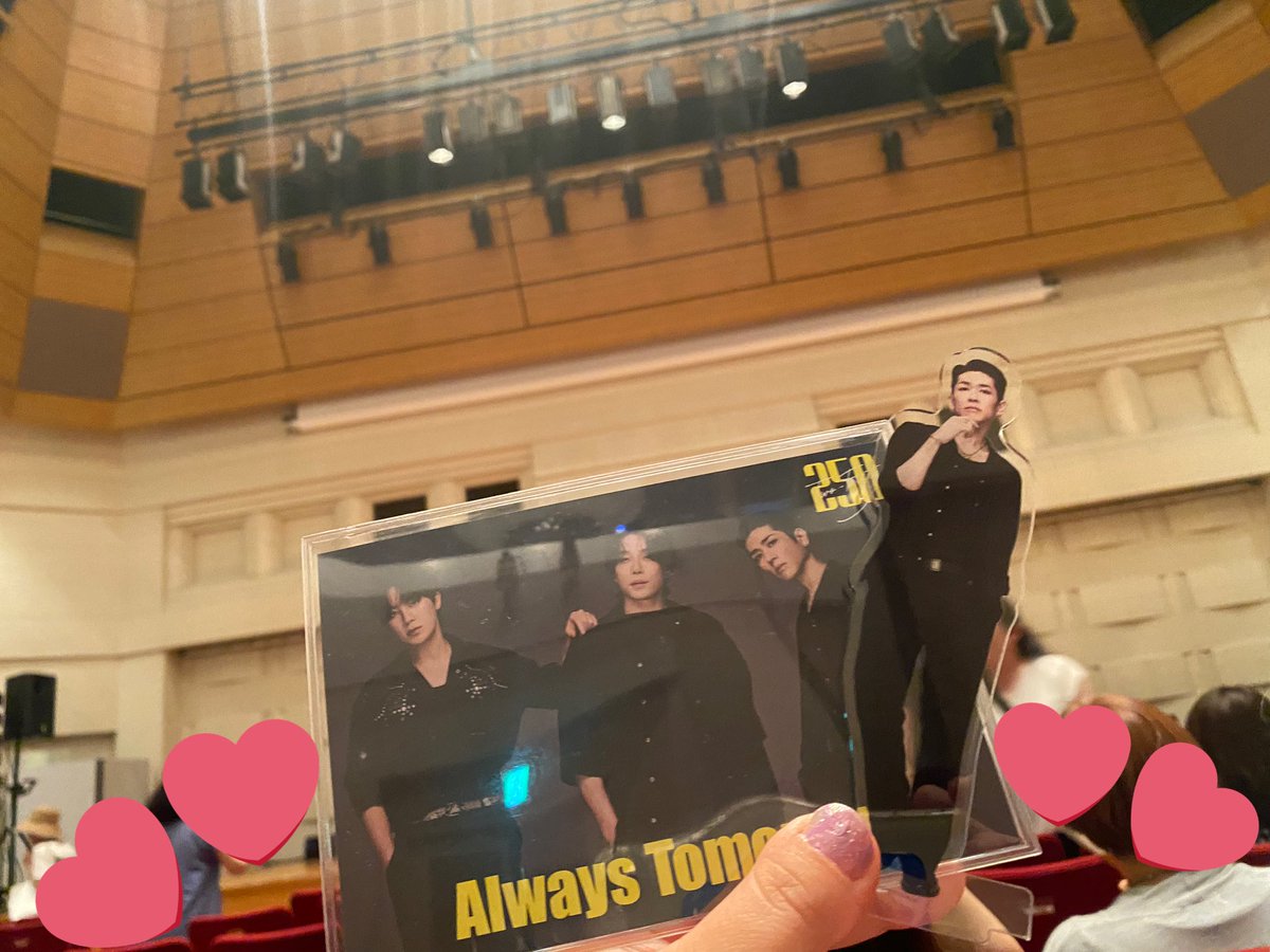 Taka1024memeCo's tweet photo. 念願のアクスタ🤨💙😭
久しぶりの生歌!
めちゃくちゃかっこいいし、泣けたし、
ちゃんと歌ってた💓🤣🤣🤣
トーク長めも楽しかったけどな🤭💓
素敵な歌声をありがとう!
#TWO_FIFTY
#DEEPTAKA
#チャンミン
#ソンモ
https://t.co/6Y4MzB6AiG https://t.co/m2XrTZhl0f