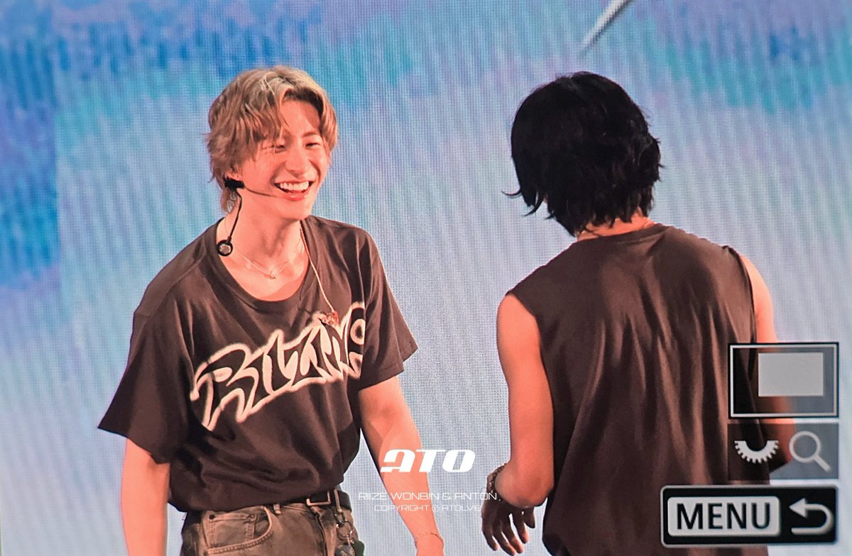 🥺🥺🥺🥺🥺🥺🥺💔💔💔💔💔💔💔💔 มางยิ้มน่ารักมากกกก แล้วคนได้เห็นยิ้มนี้ตรงหน้าคือบะบี๋ พ้มเข้าใจแล้วทำไมช่วงนี้คุณเบ้บคุณดูตกหลุมรักหมาเด้กอ่า