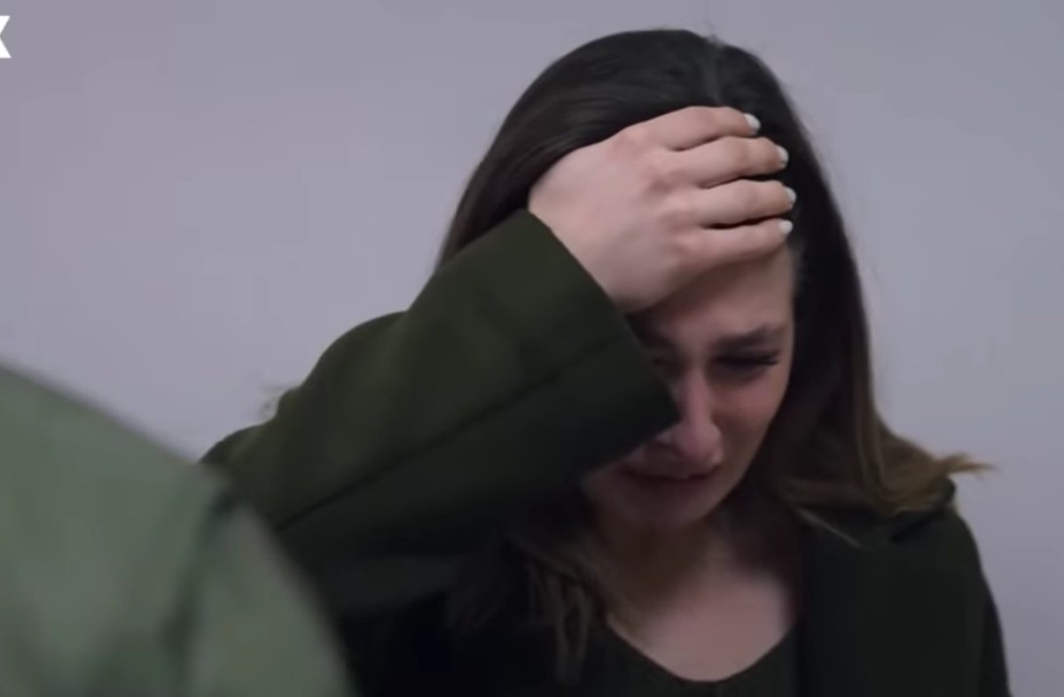 DDys_Fst's tweet photo. Unpopular opinion: Sema is really strong. I'm on EP 17 and she has to take care of Edanur and Turan after HI was 🔫. She doesn't have time to cry for his friend cause everyone is falling down. You're fu***ng strong girl 💪 #HudutsuzSevda https://t.co/q56TTysbh9