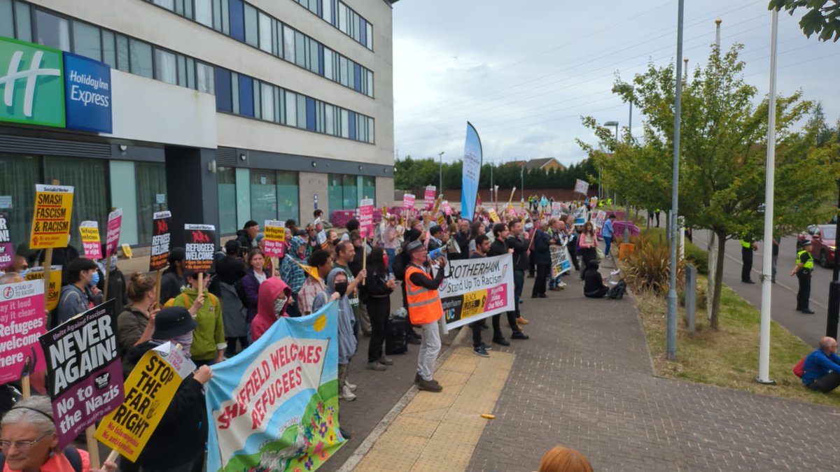 rotherham_tuc's tweet photo. Humanity &amp; Kindess - oppose hate.

#StandUpToRacism https://t.co/W5I6RqUCAV