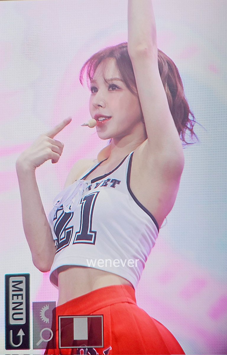 wenever940221's tweet photo. 240804 서울 팬콘 #웬디 #WENDY 
난 너를 바라봐 넋을 잃고 또 봐🩵 https://t.co/ZlYRqYNKr1