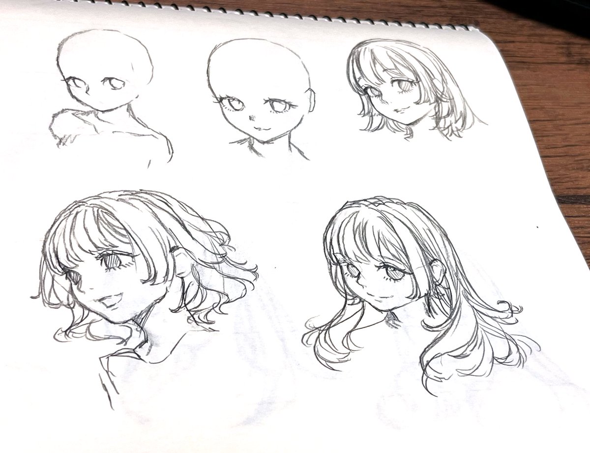 絵のトレーニングの影響でお顔もちょっと変わりそうで、いつもの絵柄に合わせるのに苦戦してました😂
しっくり来る様になったらもっと素敵になるはずなのでゆっくりじっくり沢山描きます💪
↓画像はお顔模索中のノートです 