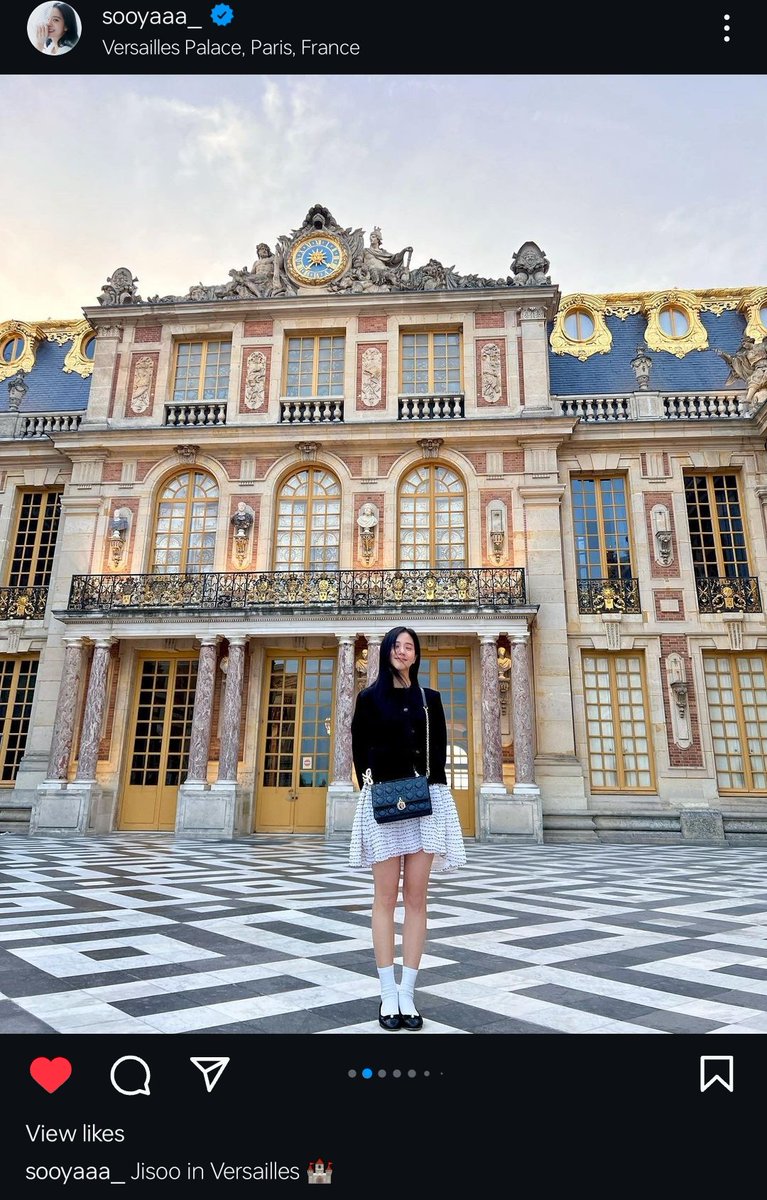 EPTaewoo's tweet photo. SUHO×JISOO AT VERSAILLES https://t.co/CRSxfmak2p