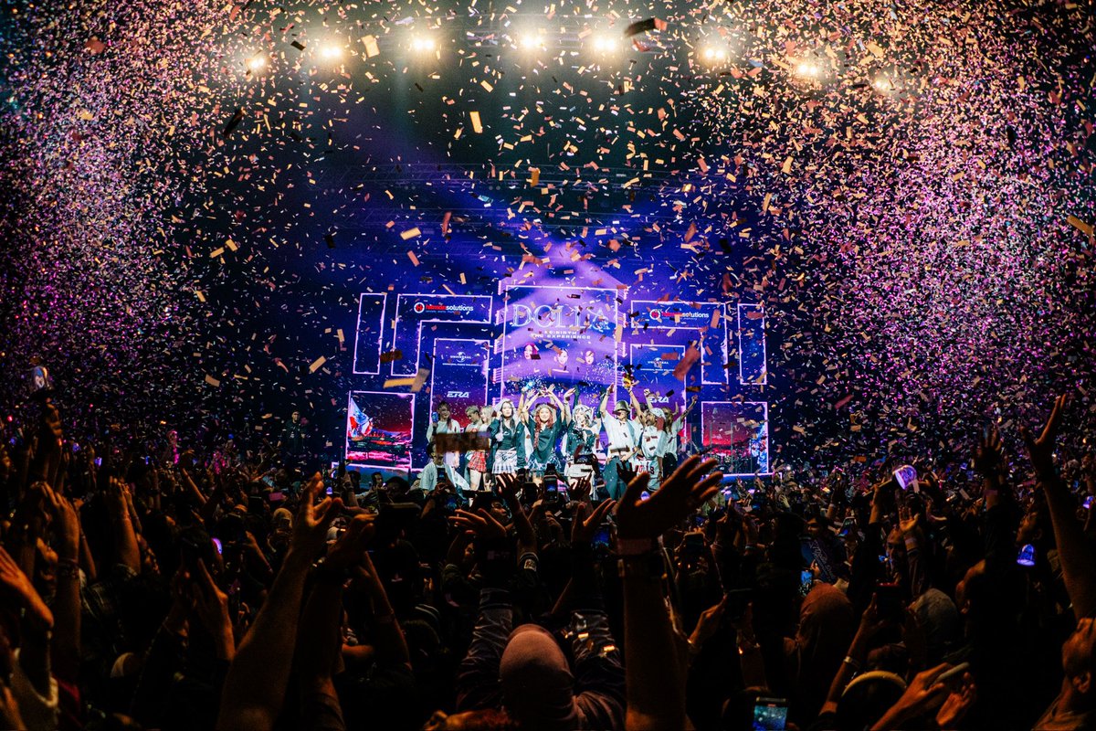 dollaofficialMY's tweet photo. DOLLA RE:BIRTH The Experience 💎 03.08.2024 | so surreal for us to perform our very first concert for our iDollas, thank you so so much for coming and bringing so much energy and love. blessed 💜 #DOLLAReBirth https://t.co/LKgPwGy3mz