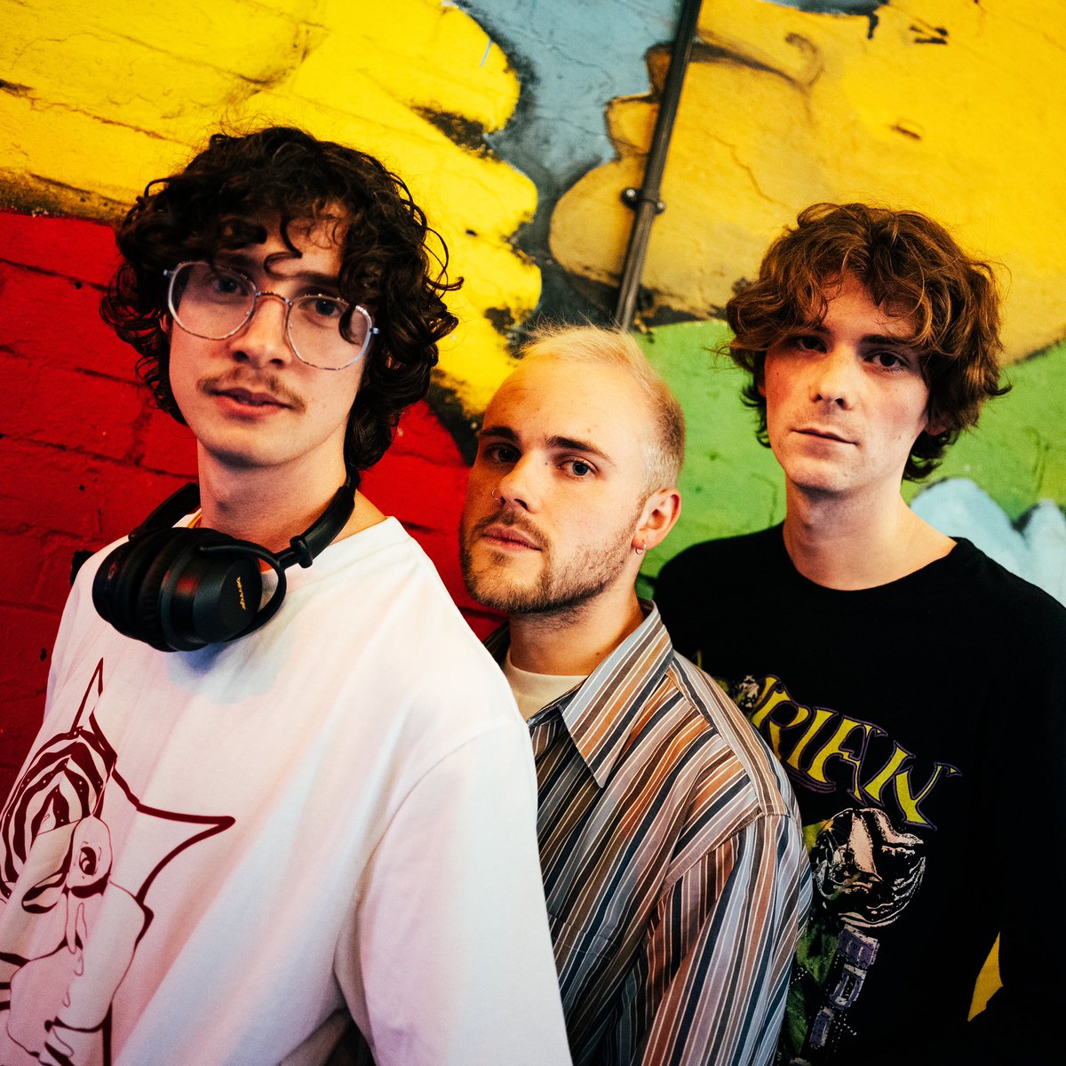 Cloud Caravan (@cloudcaravan) on Twitter photo Hey u. Yes u. We got gigs a’comin 💃🕺
Sat 17/08: LONDON - <a href="/the_gunnerspub/">TheGunnersPubN5</a> headliner
🎟️ gotobeat.com/gig/cloud-cara…
Fri 30/08: SHEFFIELD - <a href="/Leadmill/">The Leadmill</a> supporting Ocean Thieves
🎟️ leadmill.co.uk/event/ocean-th… (or drop us a message for a physical for £4!) Hey u. Yes u. We got gigs a’comin 💃🕺
Sat 17/08: LONDON - <a href="/the_gunnerspub/">TheGunnersPubN5</a> headliner
🎟️ gotobeat.com/gig/cloud-cara…
Fri 30/08: SHEFFIELD - <a href="/Leadmill/">The Leadmill</a> supporting Ocean Thieves
🎟️ leadmill.co.uk/event/ocean-th… (or drop us a message for a physical for £4!)