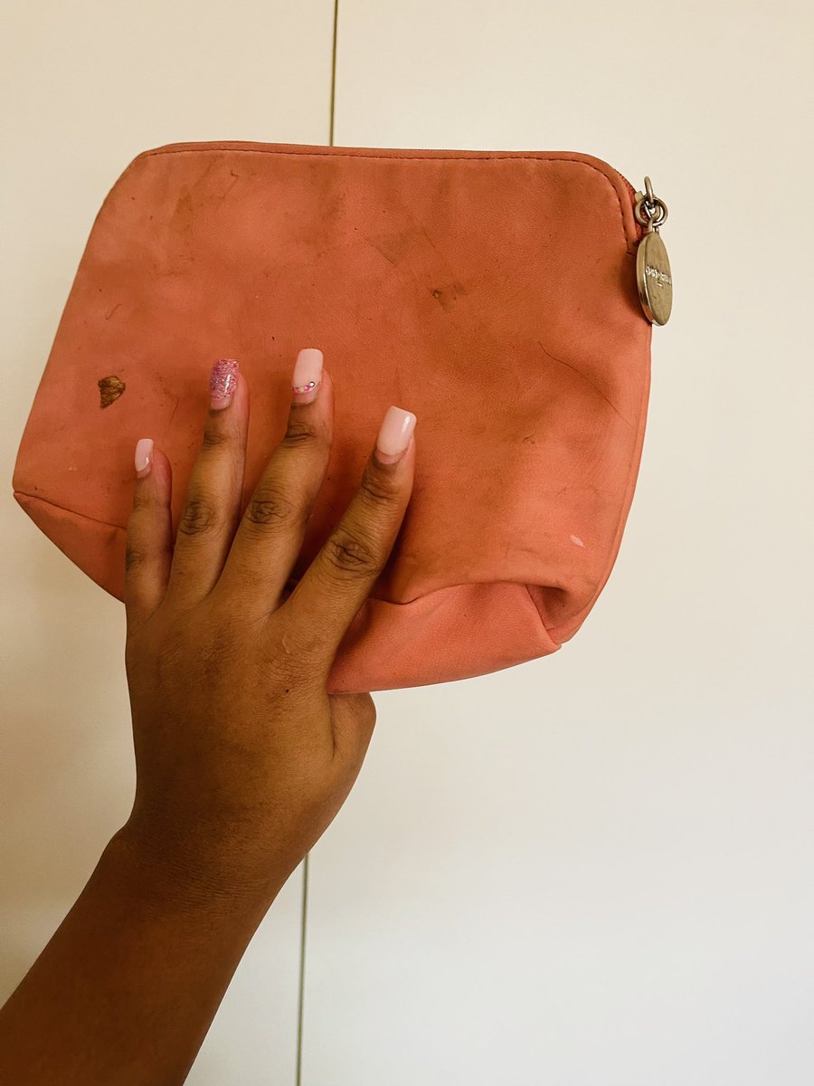 __Neesha_'s tweet photo. Lent out my bag to a friend ages ago, I was wondering why she kept giving me stories when I asked for it back. 

Went to her house today and guess what I found: ☹️💔 https://t.co/fWDfWYrADF