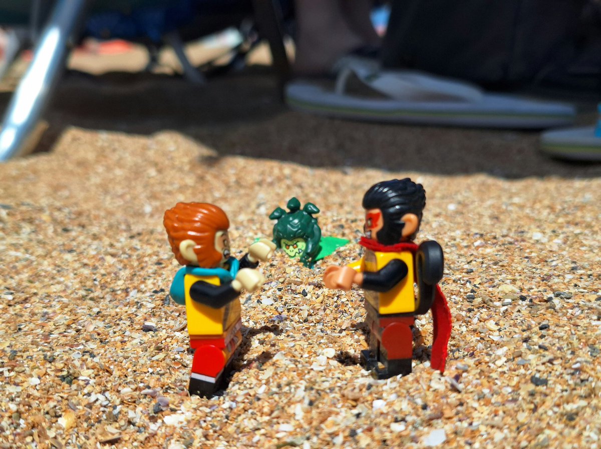 Lulumy117's tweet photo. No more getting in the way snake man!
Ye, they teamed up to bury him!
#lmk #LMKMacaque #lmksunwukong #lmkxiangliu #shadowpeach #shadowserpent #poisonpeach #beach https://t.co/fcWfu9vkSS