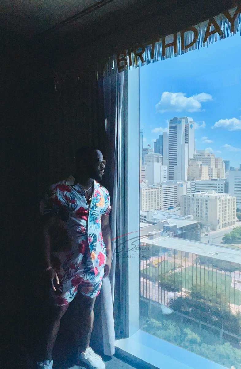 tbp_tony's tweet photo. The WORLD outside my WINDOW!!!

#I’mGreatYou’llSee
#CelebrityPromoter
#IAmTonyBarnes 
#TonyBarnesProductions
#ProgressiveBlackMan
#Bump&amp;Wine
#ComePartyWithMe
#ReztheFox. https://t.co/XVhU2uOuUt