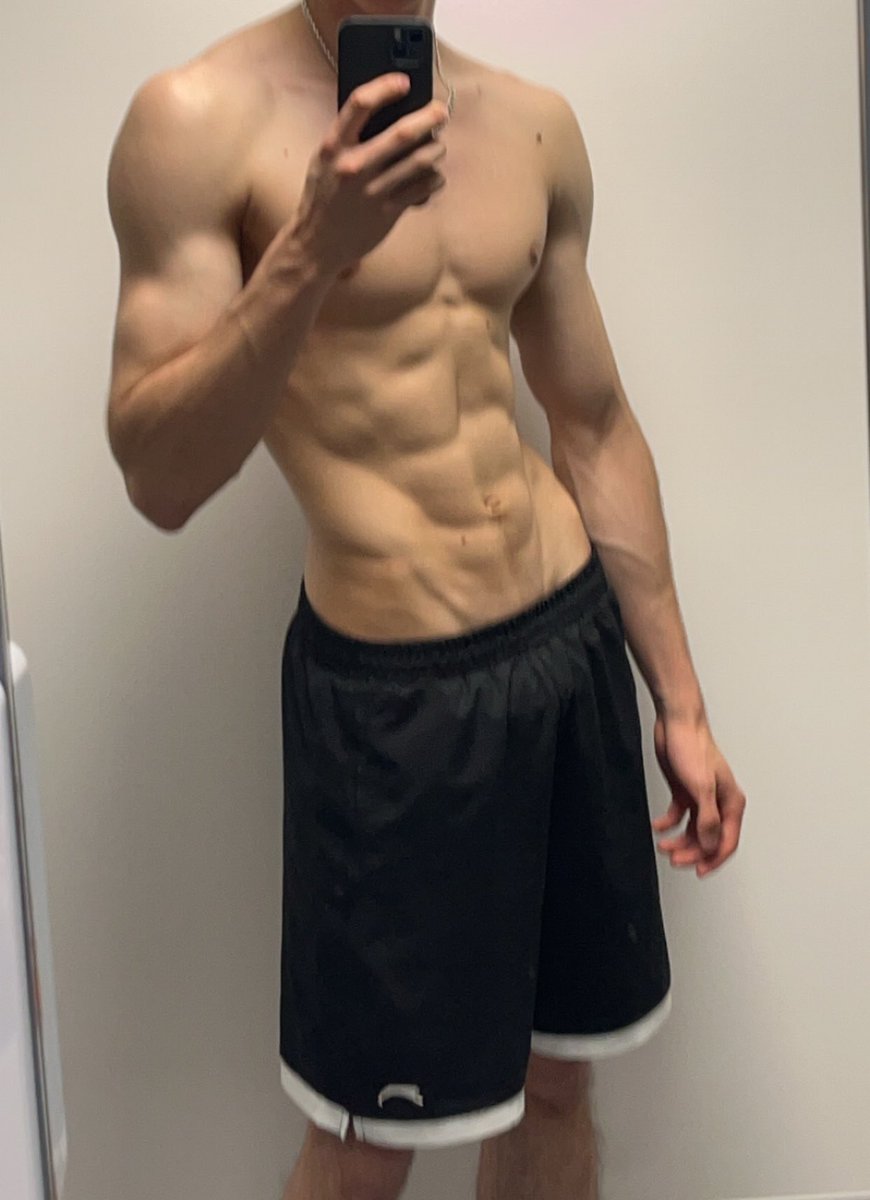 akelp0p's tweet photo. ripped enough?? https://t.co/Nq9QPOmvMG