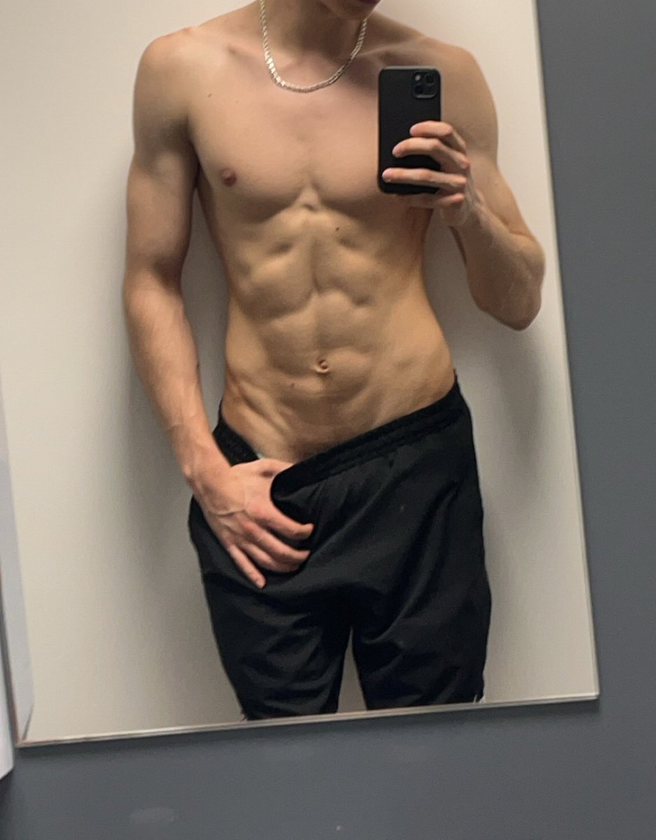 akelp0p's tweet photo. ripped enough?? https://t.co/Nq9QPOmvMG