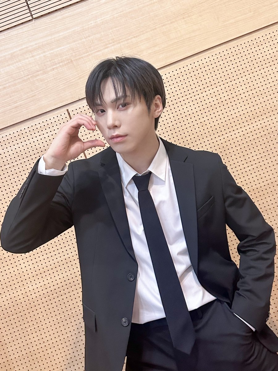 wonijin_ent's tweet photo. [📸]
240804 팬사인회 : 디어마이뮤즈

마지막 팬사인회까지 완료‼️
우리 🌹하모🌹
그동안 고생 많았어요🥰

하지만❣️
안녕은 영원한
헤어짐은 아니겠지요〰️

우리 곧 또 보자요!🤐

#라키 #ROCKY
#하모 #HAMO
#BLANK #JEALOUSY https://t.co/3sJ3qGC1Zc