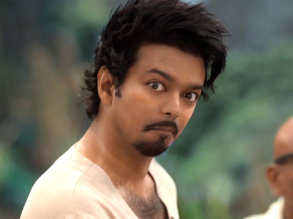 THEPANIPURI's tweet image. Heavy Trolling on #ThalapathyVijay for the First Time:

👉#Vijay's appearance in the #GOAT songs came across as odd &amp;amp; disappointing. The film employs the latest de-aging technology for one of Vijay’s characters, but it doesn’t quite work, as evidenced in the #Spark song. It makes