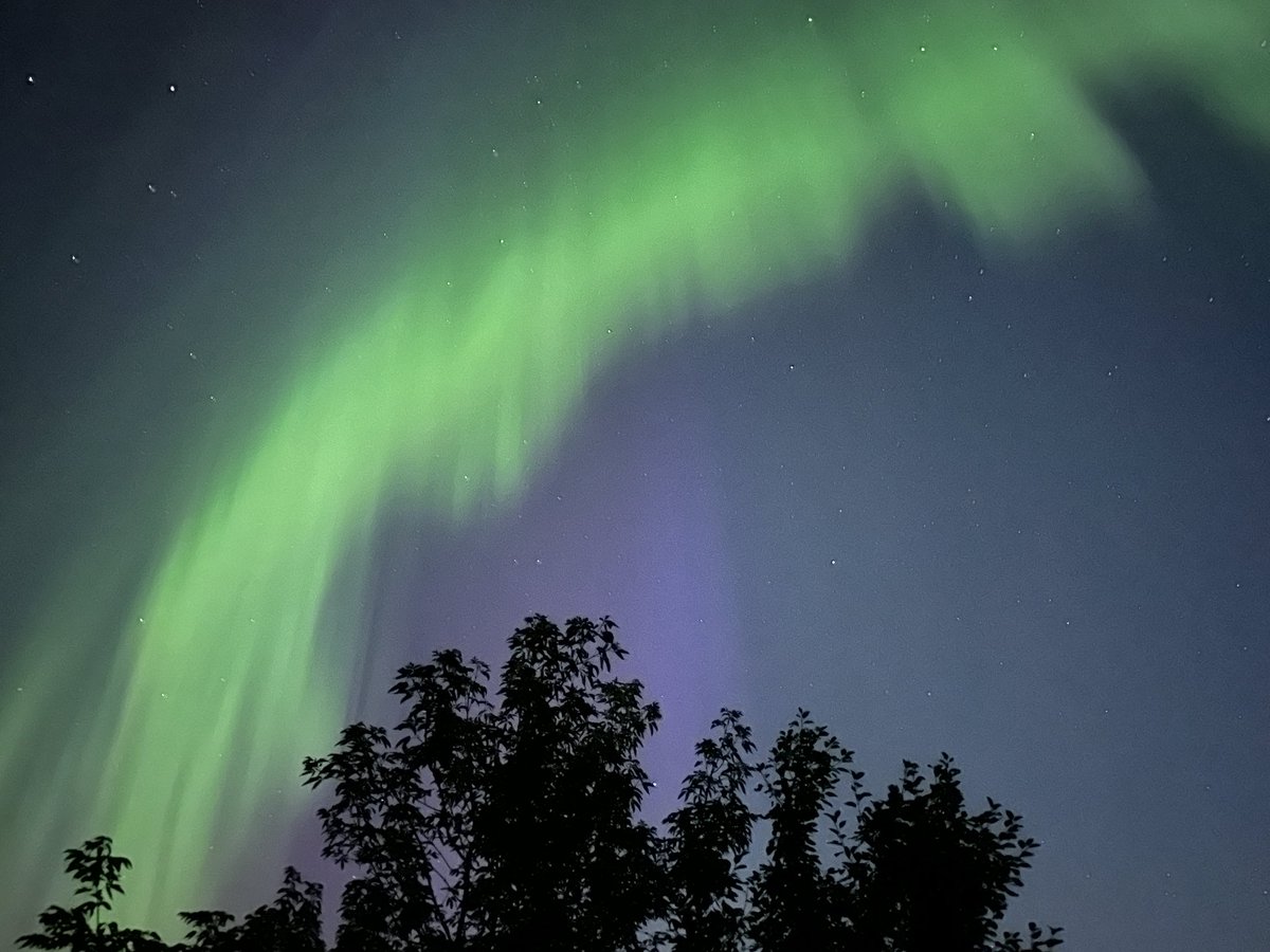 ginnylou403's tweet photo. Had to post more video as they were moving so fast. This is not a time lapse nor sped up. Aug 4 4:32-4:39am  Auroras Diamond Valley AB southwest of Calgary. West of okotoks. #aurora #northernlights #yyc #calgary #okotoks #southernalberta https://t.co/vYsJ95lHWt