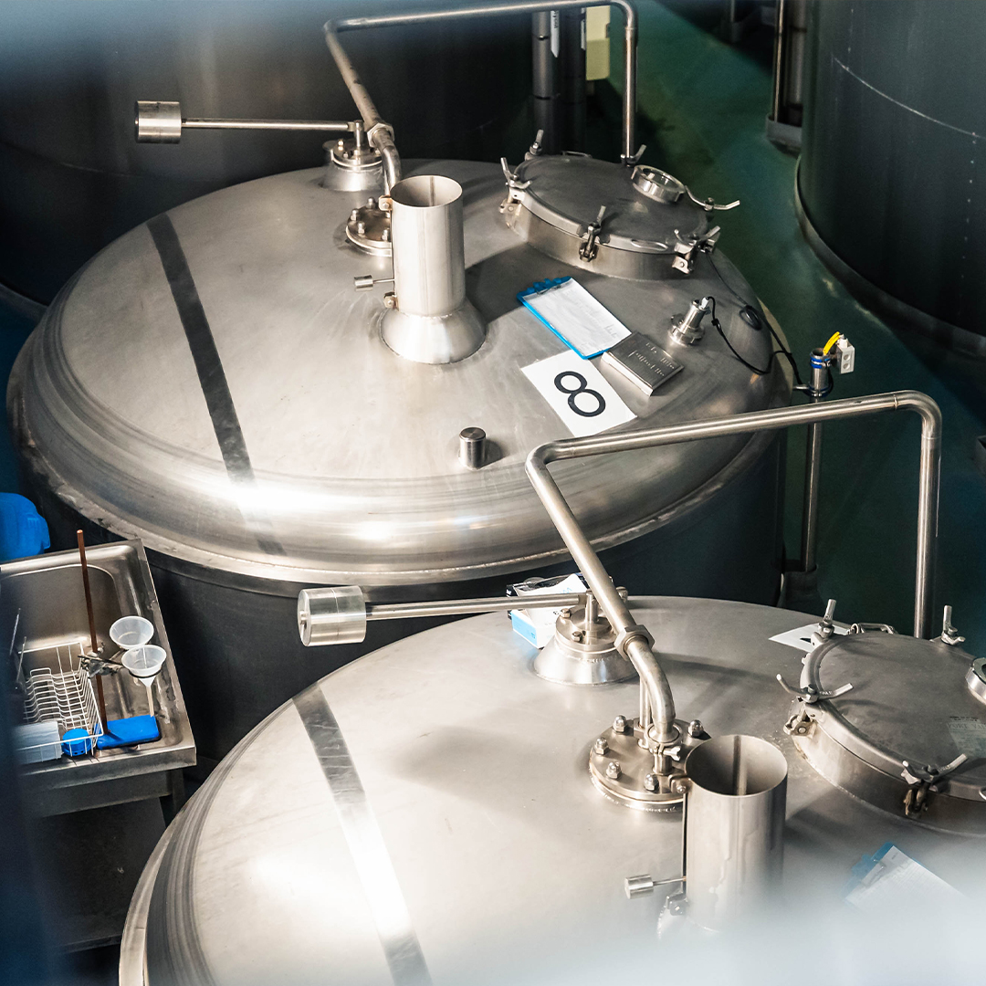 Ever wondered where your beer comes from? Or how many pints we make a year? For these answers and more, book a brewery tour. We’ll fill your head with interesting facts. And your glass with freshly brewed beer. bit.ly/3Uo0fIf