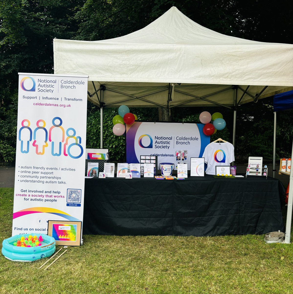 We are at the People’s Park Festival in Halifax! Live music throughout the day and plenty of stalls. 🎵 🎤 
#halifax #culture #music #festival