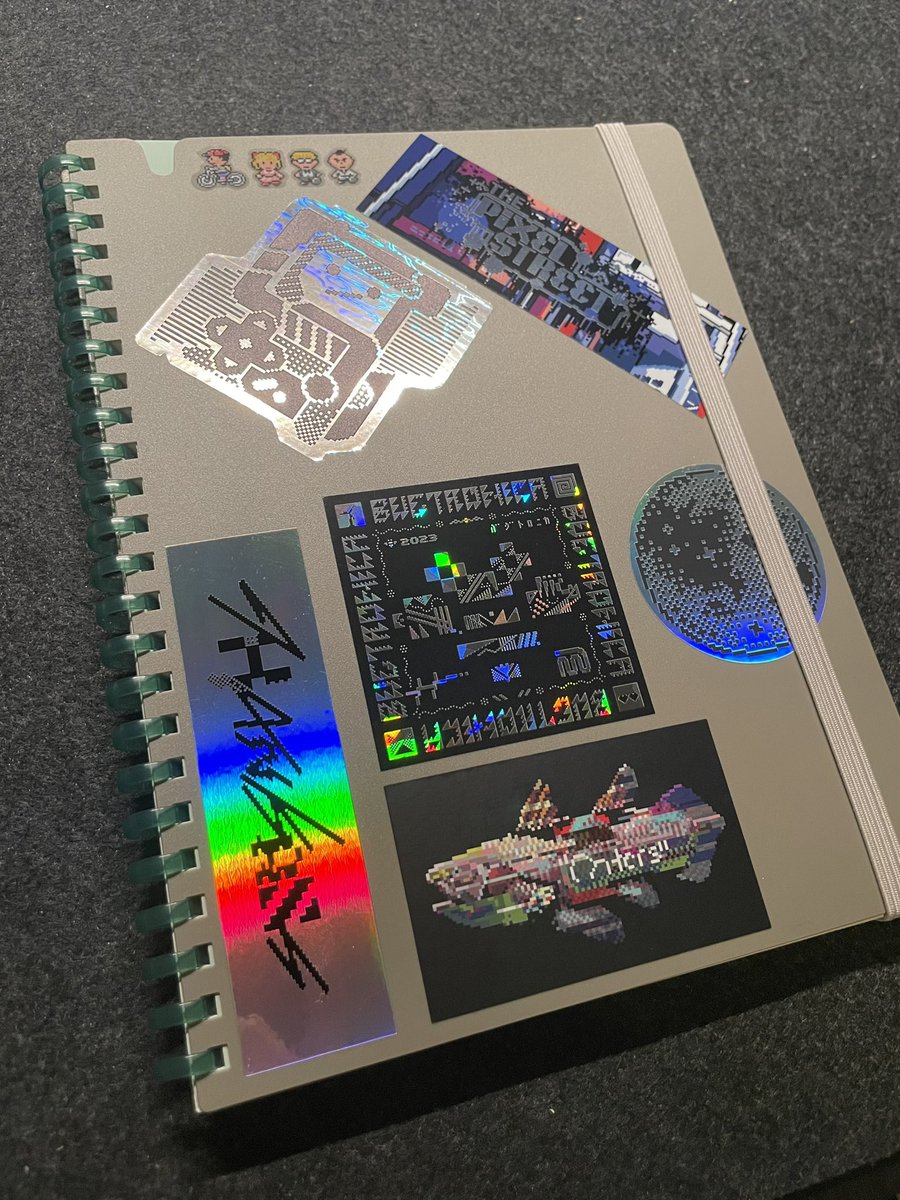 you_board_'s tweet photo. スクラップブックの表紙が埋まってきた https://t.co/8zNa9P717c