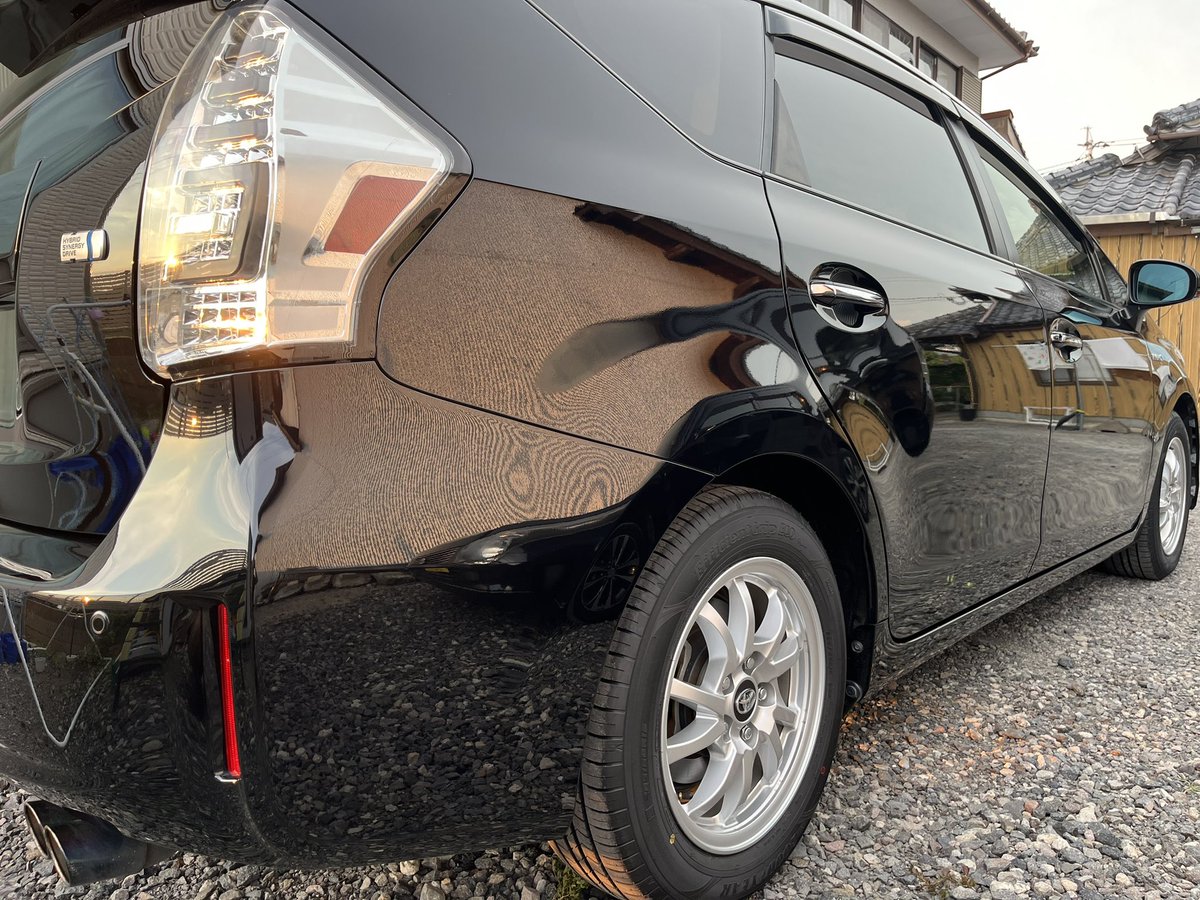 hem_hem_h_m's tweet photo. 今日はながら洗車流
洗車機からのQD拭き上げ
をやってきました🚘✨

屋根があるだけで時間に追われる事なく
いつもより丁寧にでき、
精神的に楽に施工ができました😎

#ながら洗車
#DEEPBASE
#脱脂シャンプー
#スノーメンブラック
#carpro
#Ech2O
#神風コレクション
#Aichancoat https://t.co/5UP7QHAfOO
