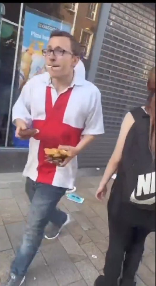 VFRBoy39's tweet photo. Meet John Honey, from Hull. 

This thug is protecting our children and standing for England by... Destroying businesses, looting and partaking in the far right thuggery.

John has also, in the past, been let off the hook for terrorist threats of wanting to 'get rid of the Europeans' whilst handing over bladed articles to a local police station - all whilst pleading guilty to robbing several stores ran by Europeans. 

Isn't he a lovely guy 'representing' our country?

#hullprotest #hullriots #FarageRiots #Riots