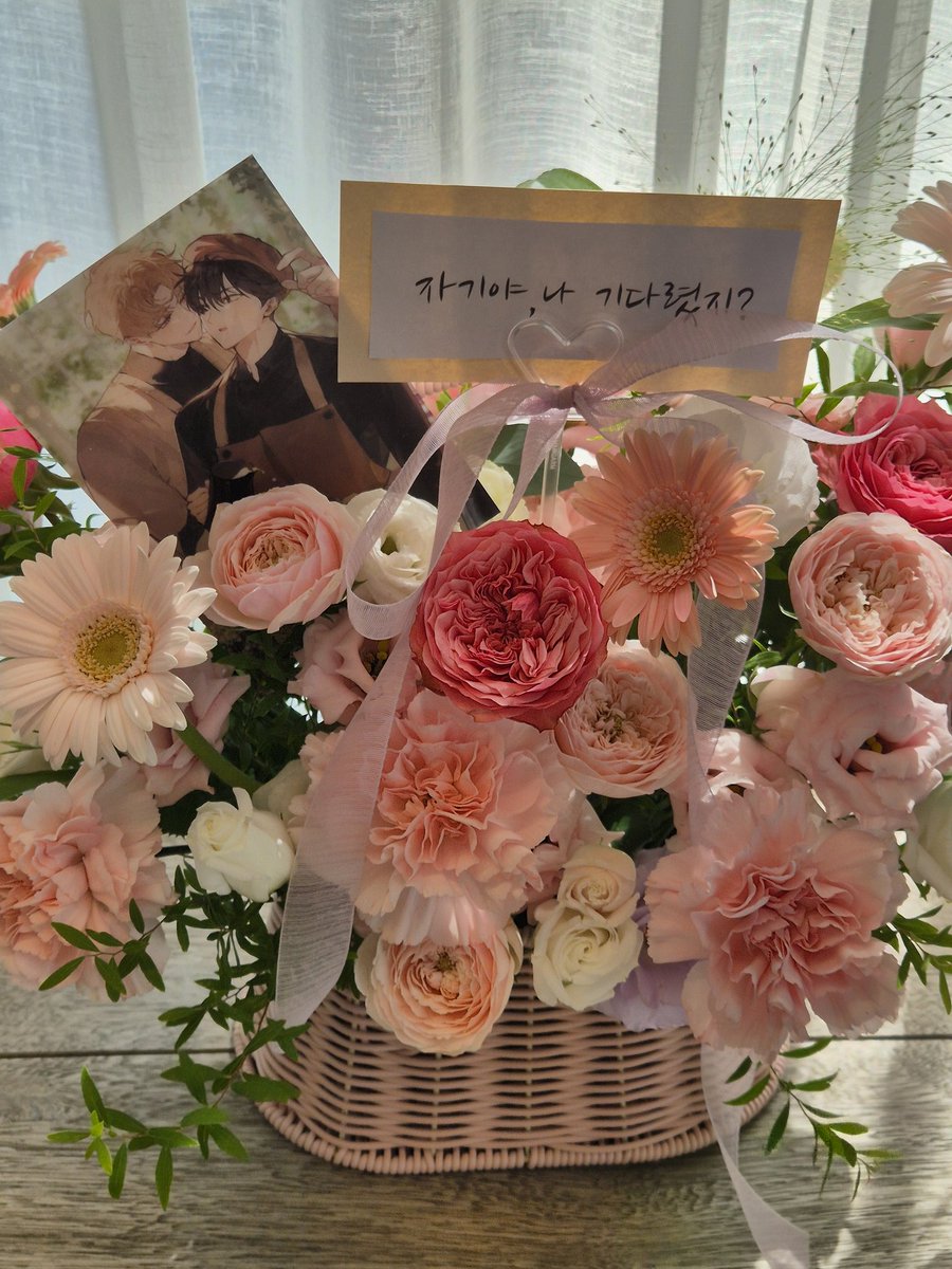 _____bl_ank's tweet image. 여사장님 어디가셨는지 자리에 안 계셔서 못 보고 왔지만...^^
최고로 즐기다 왔습니다👍

기회가 닿은 덕분에 좋아하는 작품 이벤트에 협력할 수 있어 영광이었습니다!!!
#넌_이제_나_평생_축하해주면_되겠네
#응_생일_축하한다고_해_줘
#찬란하게_웃는_패배자의_팔월