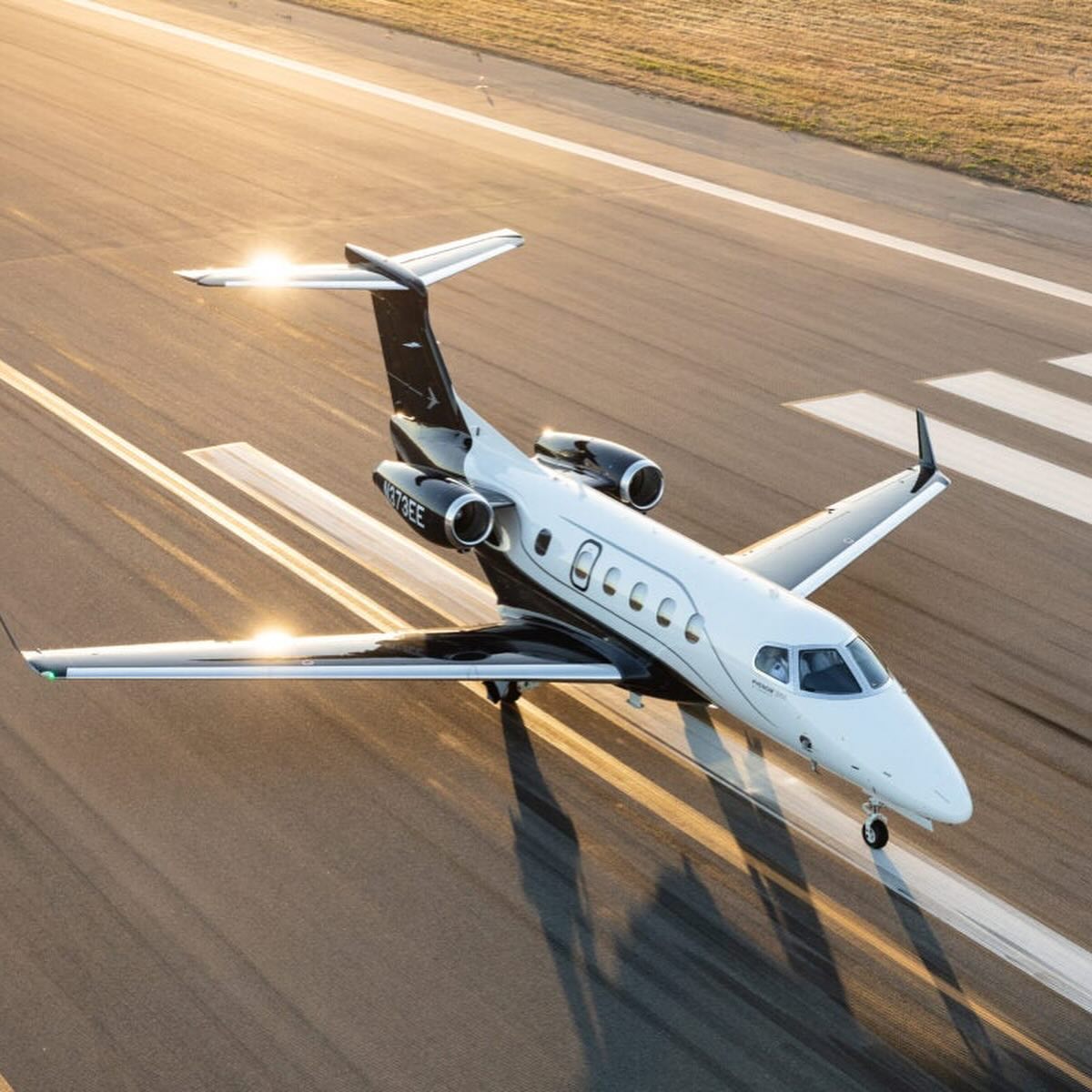 flycentraljets's tweet image. For 12 years in a row, the #Embraer #Phenom300E is the world’s best selling #lightjet 🛩
•
Have you flown onboard yet?
•
Credits: altinium.hg IG