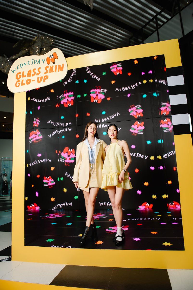 ayaorapan's tweet photo. House of Sephora X Wednesday 🐶🌼
ได้มีโอกาสมาอัพเดทเทรนด์บิวตี้ซีซั่น FALL 2024 ก่อนใครที่ 💄𝐇𝐨𝐮𝐬𝐞 𝐨𝐟 𝐒𝐞𝐩𝐡𝐨𝐫𝐚 𝐅𝐚𝐥𝐥 𝟐𝟎𝟐𝟒 ครั้งนี้เค้าพาน้อง Wednesday
มาไว้ในงานพร้อมกับไอเทมบิวตี้สุดปังมากมายด้วย💋🫧
#HouseofSephoraTH #HOSTHFall24 #HOSTHxNewyear #ayaorapan https://t.co/18F3tc91VI