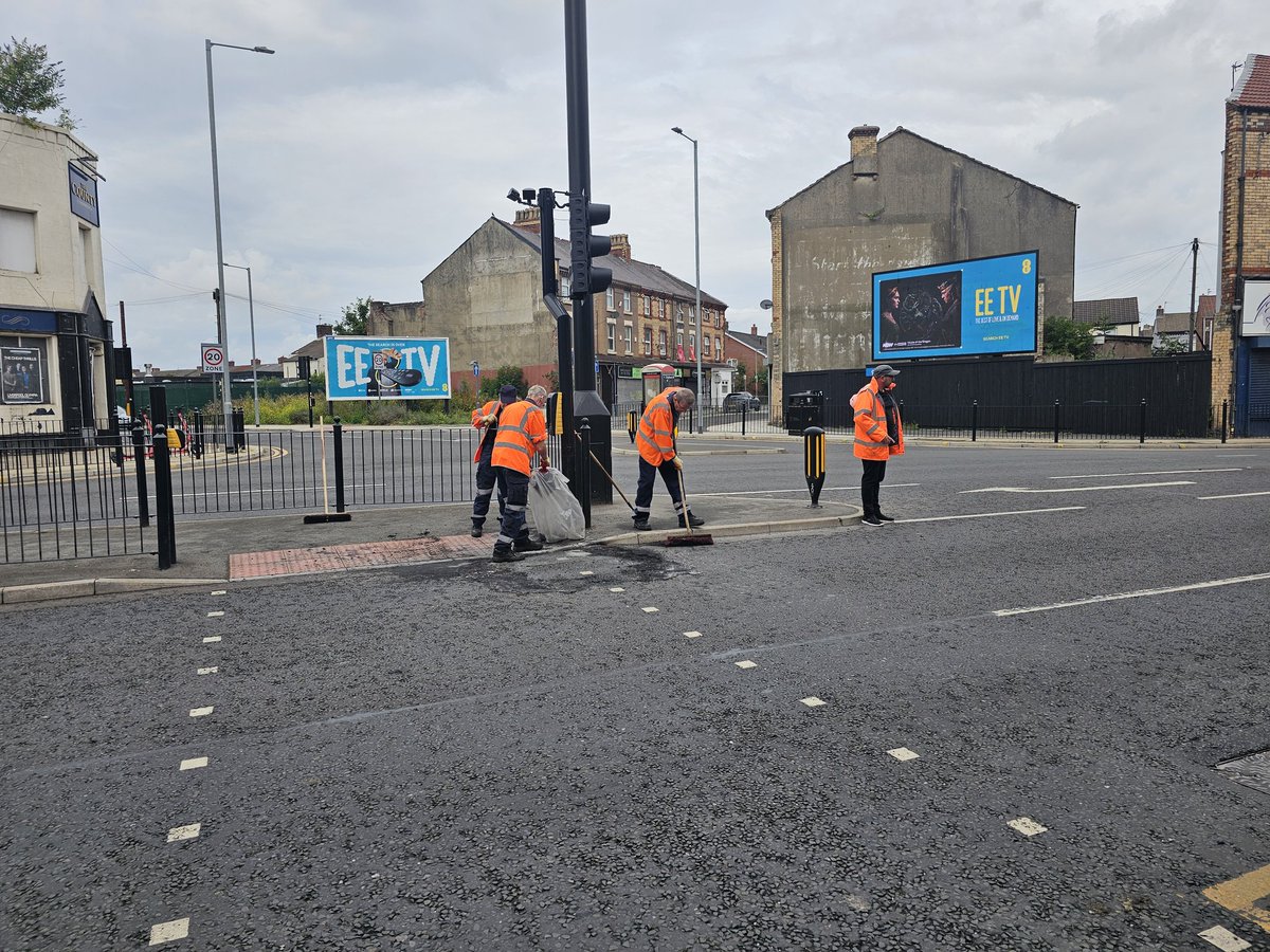 Declan_Henry_'s tweet photo. Liverpool StreetScene have been incredible over the past 24 hours.

Clearing up the Strand and County Road after the rioting by mindless thugs and giving the spaces back to the community.

@lpool_LSSL @lpoolcouncil https://t.co/hKC1U7cNAb