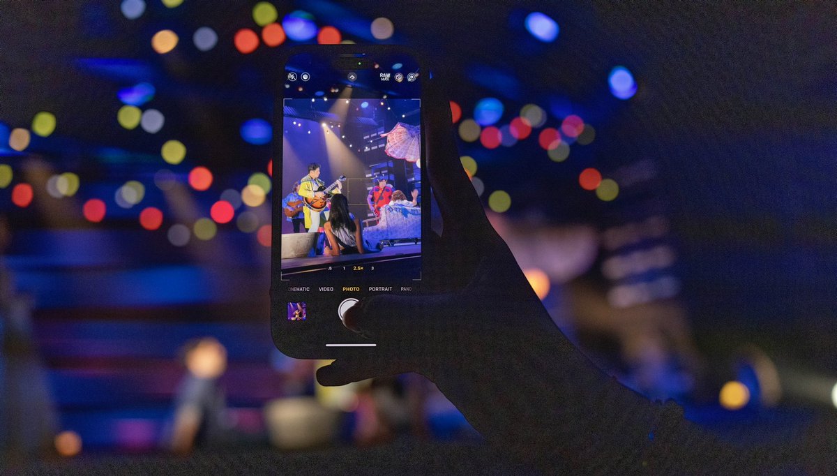 בתוך כל הטירוף שהוא השגרה פה, כתבה ראשונה שלי הבוקר בגלריה על הצעירים שגילו את התיאטרון דרך הטיקטוק - והולכים לכל הצגה 20 ואפילו 30 פעמים. לינק בתגובות
(📷: תומר אפלבאום)