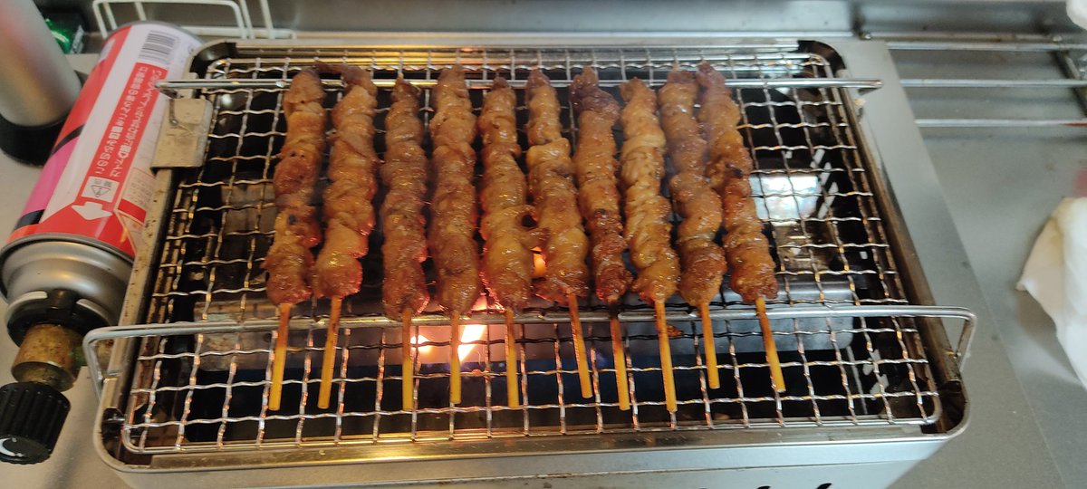 azyxxz's tweet photo. 20年位前に購入したイワタニの網焼き機で宅飲み、楽しんでいます #イワタニ #ForeWinds #宅飲み #網焼き https://t.co/CKIZLAu26U