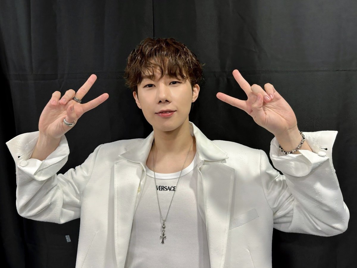 KSK_official's tweet photo. [📸] 

2024 KIM SUNG KYU CONCERT [LV3 : Let's Vacay] 공연 종료💛 

선명하게 새겨질
인스피릿&amp;시민과의 오늘 

잊지 못할 여름날의 우리,
함께해 주셔서 감사합니다🙌🏻 

#김성규 #KimSungKyu
#Concert #LV3 #LetsVacay https://t.co/FFFqv80WvG