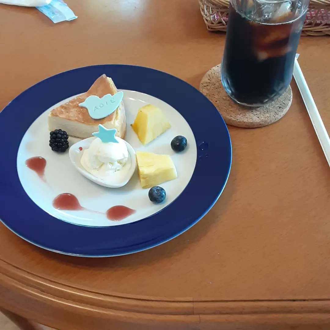haniwa14166758's tweet photo. 家族で淡路島旅行🚙
まあ、暑かった💦
aoieというカフェがアットホームでめちゃくちゃ良かったです☕

#aoie
#淡路島旅行 https://t.co/K99VMtQEWJ