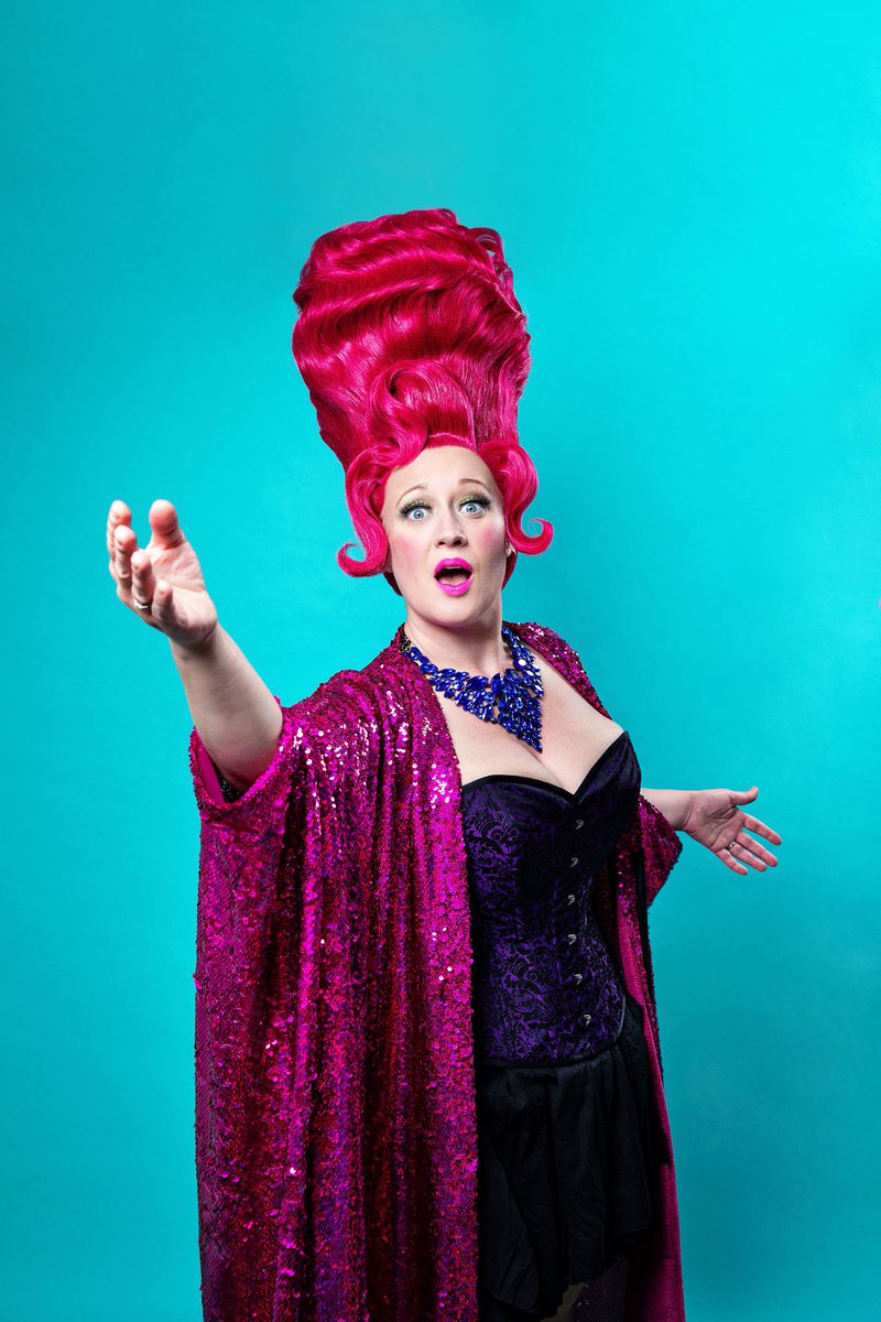 Ed fringe day #4!!!! It's Sunday! It's going to 🌧️ but u can take shelter at 4:10pm inside a damp cave when MADAME CHANDELIER SAVES OPERA!
I'm changing the stories and saving the women of opera. Because why would you die, when you could slay?
⭐⭐⭐⭐The Observer @Justthetonic