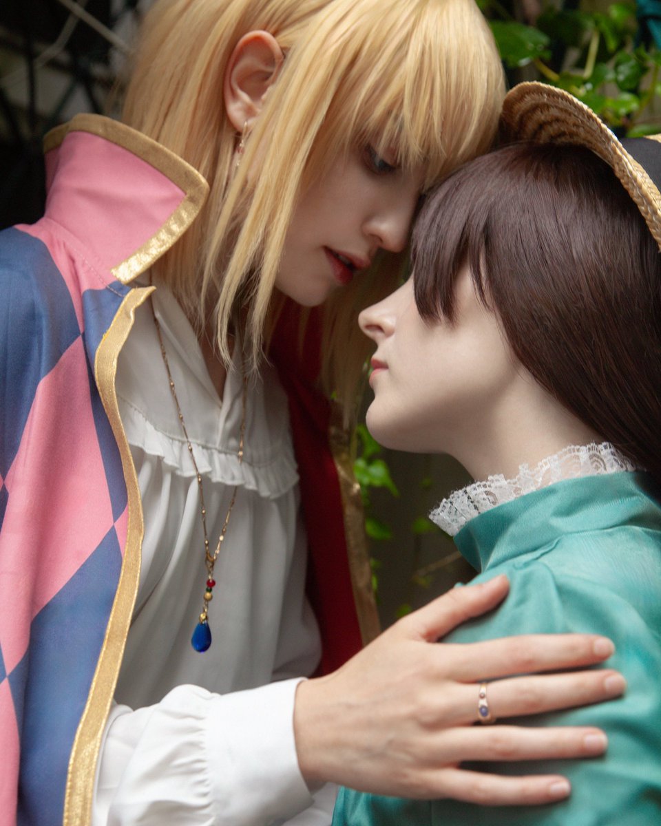 Kei_coser's tweet photo. Our last shoot in Montmartre with my friend, as Sophie and Howl 👒🔥🪄
| ph & edit : keytsolo on IG |
| Sophie : teaser.cos on IG |
| Howl : me |
#cosplay #cosplayer #cosplaymodel #cosplayphotography #howlsmovingcastle #howlsmovingcastlecosplay #howlcosplay #ghibli https://t.co/x4MayFQUtU