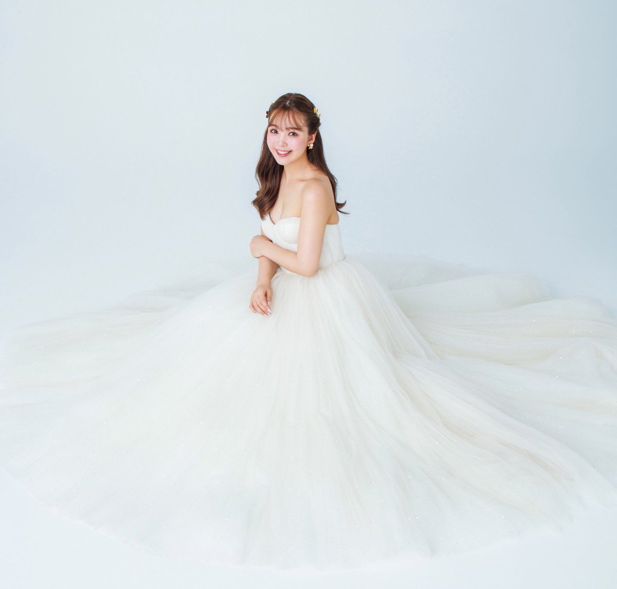 0220nicole's tweet photo. 1st Wedding Anniversary💍🩵

写真は今月号のViViの連載で
ウェディングドレスを着たのでその一枚を💐 https://t.co/6StfeYZk02