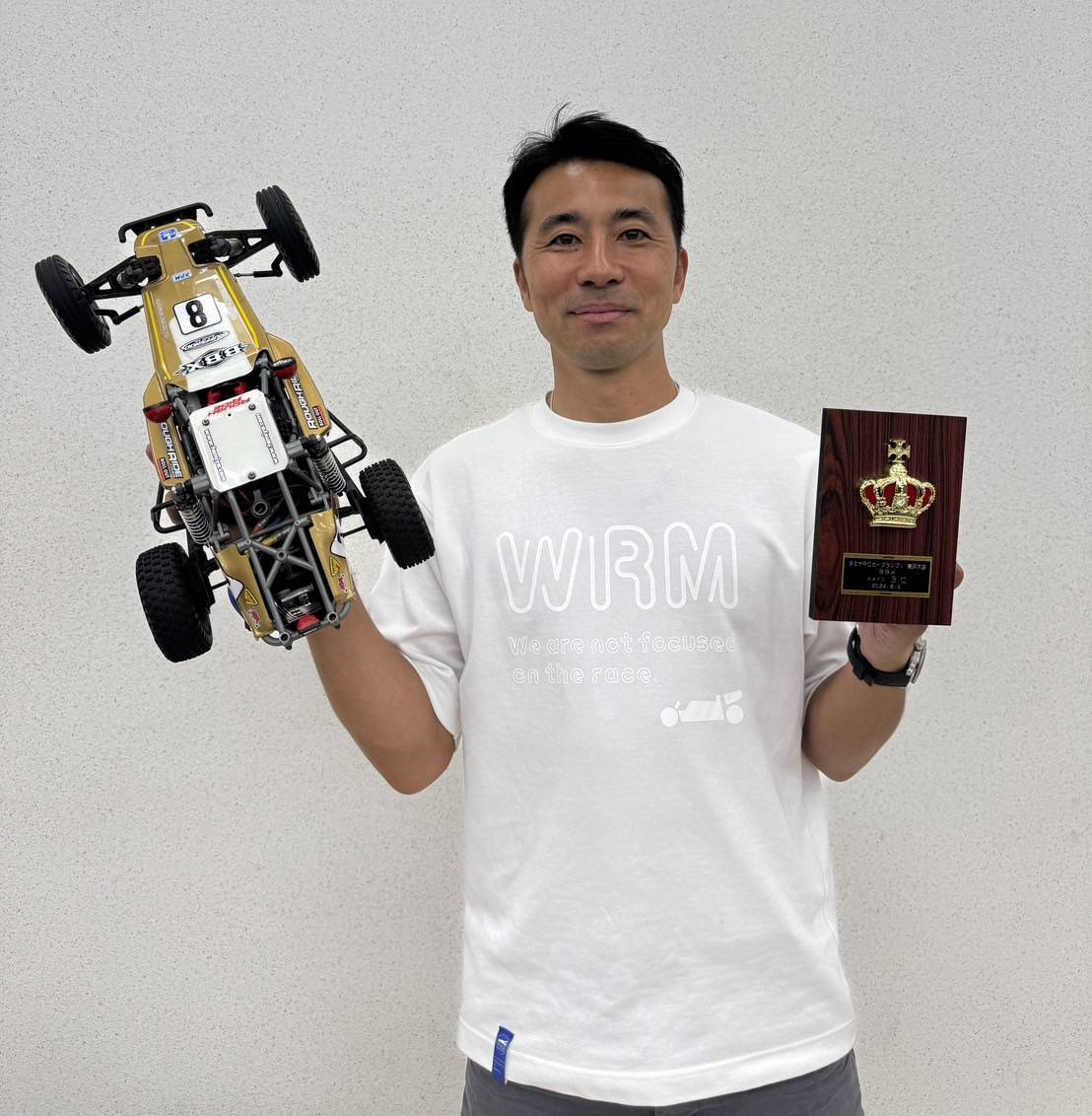yasukemrc's tweet photo. 皆さんのおかげで、初めて表彰台に立つことができました！ 楽しくわいわいとラジコンを楽しんできたおかげです。いくつになっても嬉しいですね😆

#TAMIYA #タミヤRC #tamiyarc #タミヤRCカーグランプリ東京大会 https://t.co/RjBZJCVWEu