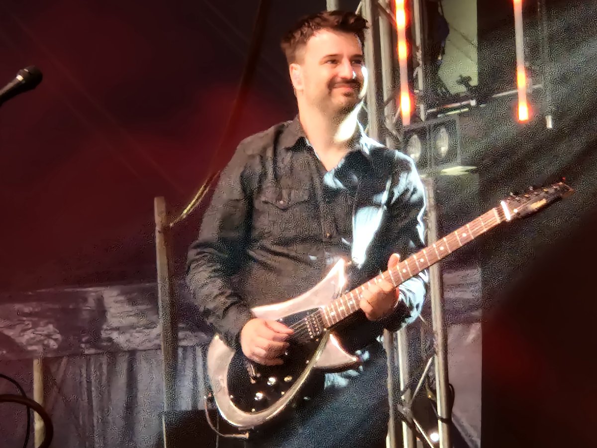 Twenty years on from his groundbreaking 'Sweet England' debut album @jimmoray gave a captivating main stage performance <a href="/festivalwickham/">Wickham Festival</a> yesterday.
Catch him with his new band <a href="/FolkEast/">FolkEast</a> August 17.