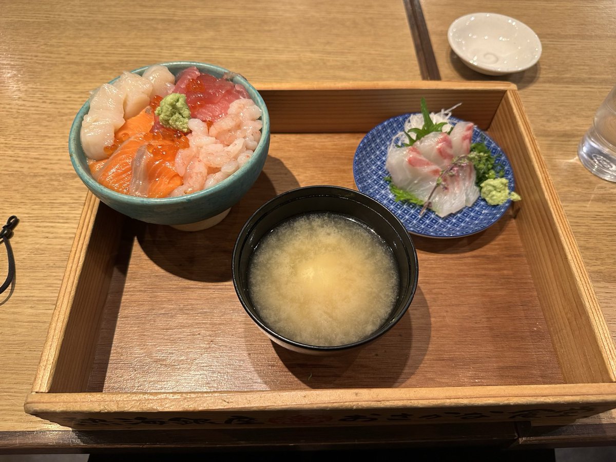 key_insert's tweet photo. @_072q おさかな食堂なら間違い無いかと！ https://t.co/aMKj3RGJCo