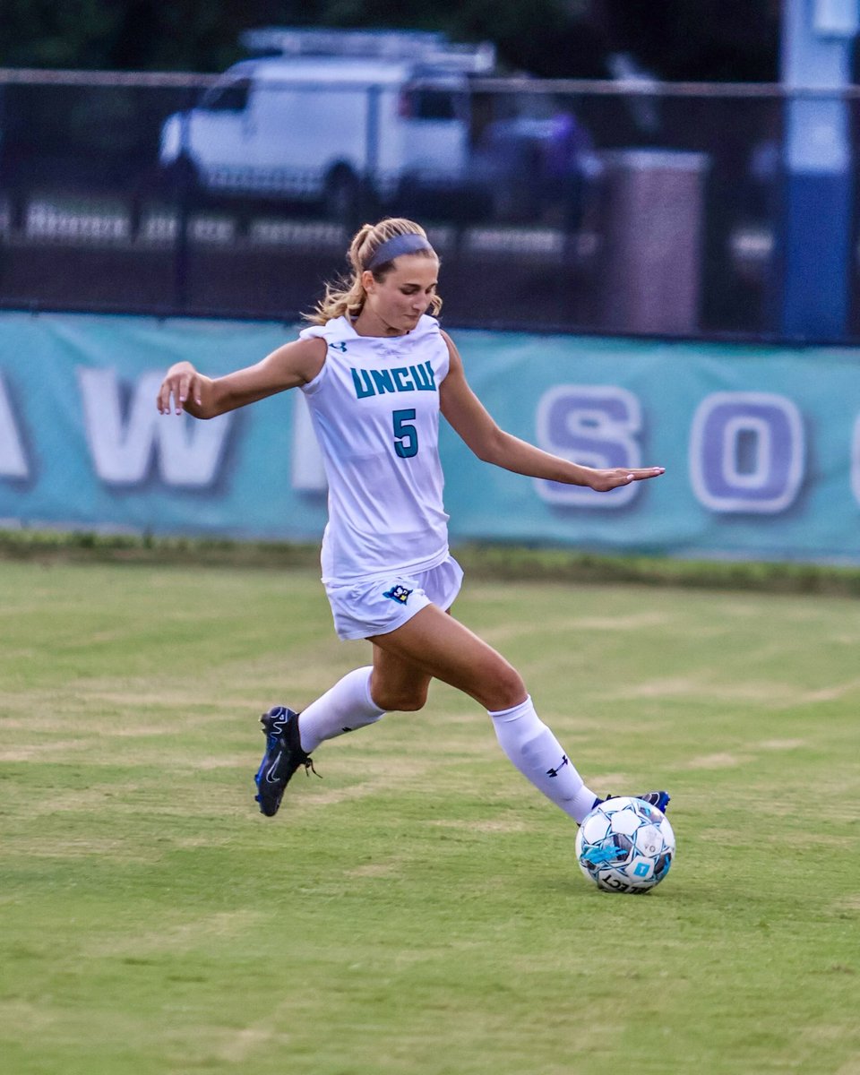 UNCWSoccer's tweet photo. Tuning up #HawkYeah https://t.co/zXCp44vS0m