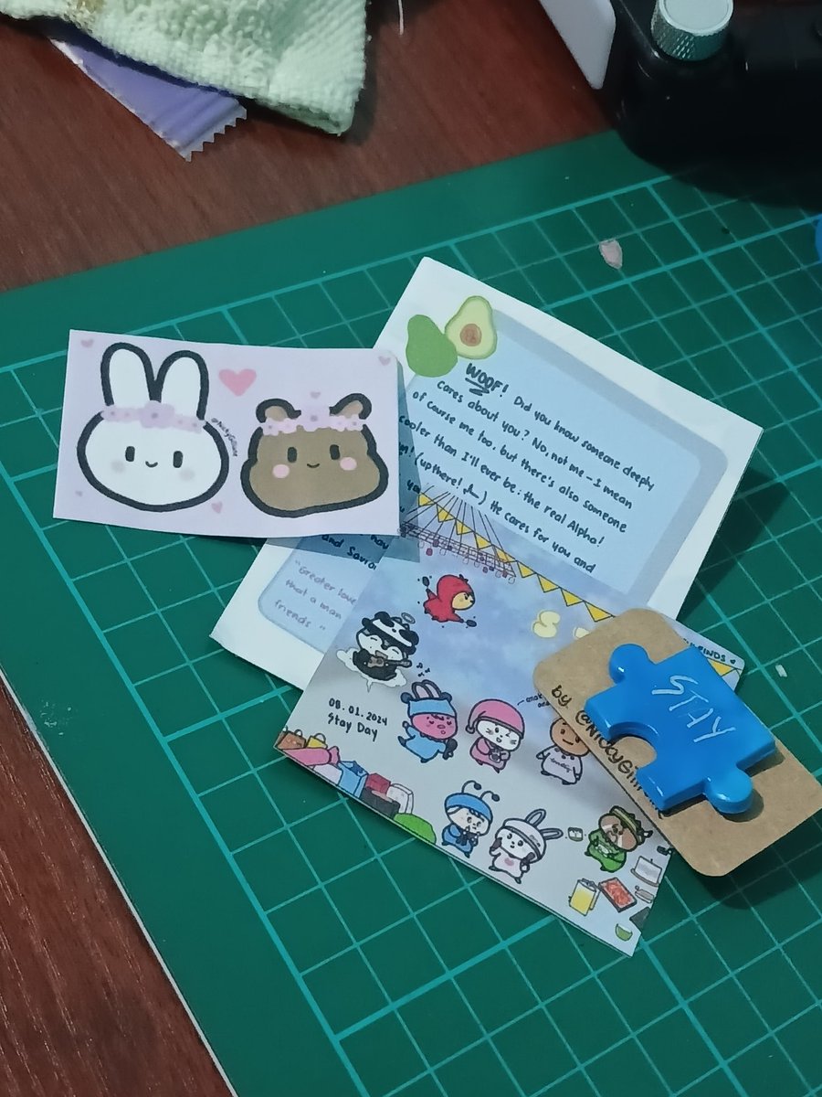 skzclovr's tweet photo. smol freebie haul thank u po!! @gaeulfinds @NickyGilliane
thank you again sa cse mga madam @allforskzph 🥹🥹🫶
and and!! thank u to everyone who came and got my freebies!! mwah 🥹🫶 https://t.co/qEhV9wA8Eh