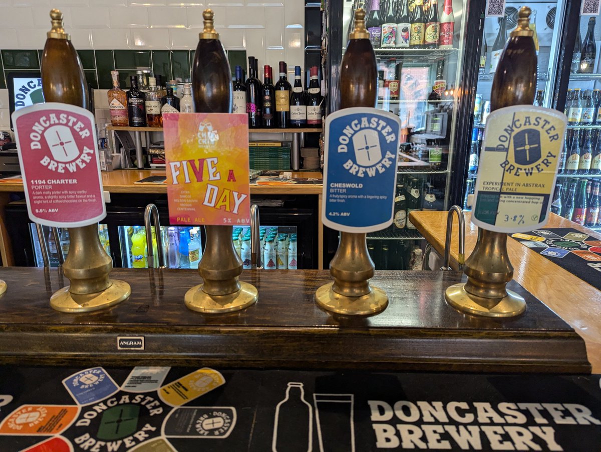 DoncasterTap's tweet photo. On the cask bar today 
@DonnyBrewery @ChinChinBrewing 
#sundaydrinking https://t.co/F6ym6JKCwG