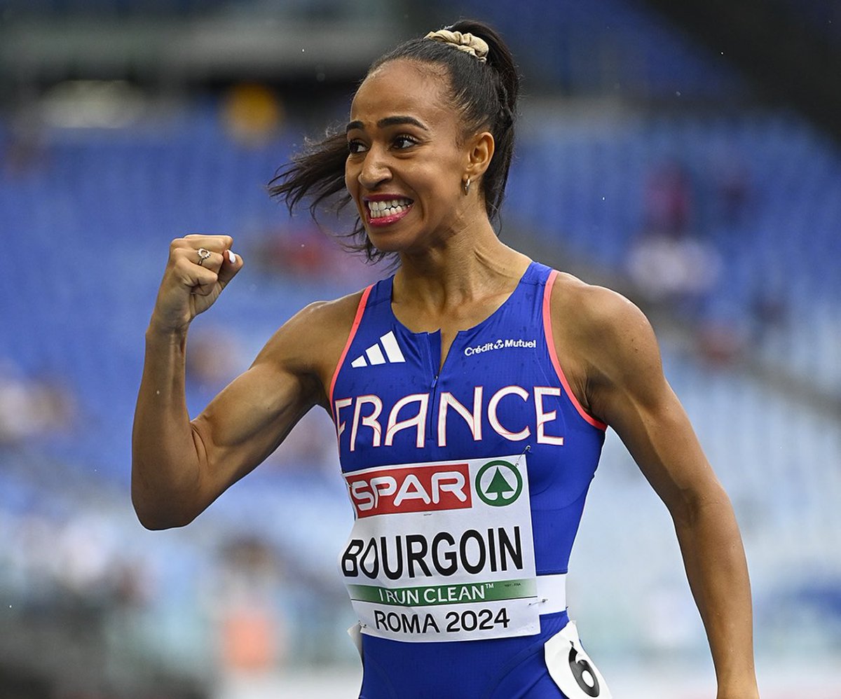 CerfiaFR's tweet photo. 🇫🇷👮‍♂️ FLASH | "Je courais derrière les voleurs Porte de Saint-Ouen. Aujourd’hui, je cours au Stade de France. J’espère qu’ils me verront et qu’ils comprendront pourquoi je les rattrapais tout le temps", a déclaré la policière française de la BAC et athlète Anaïs Bourgoin, qualifiée en demi-finale du 800 m aux JO de #Paris2024.