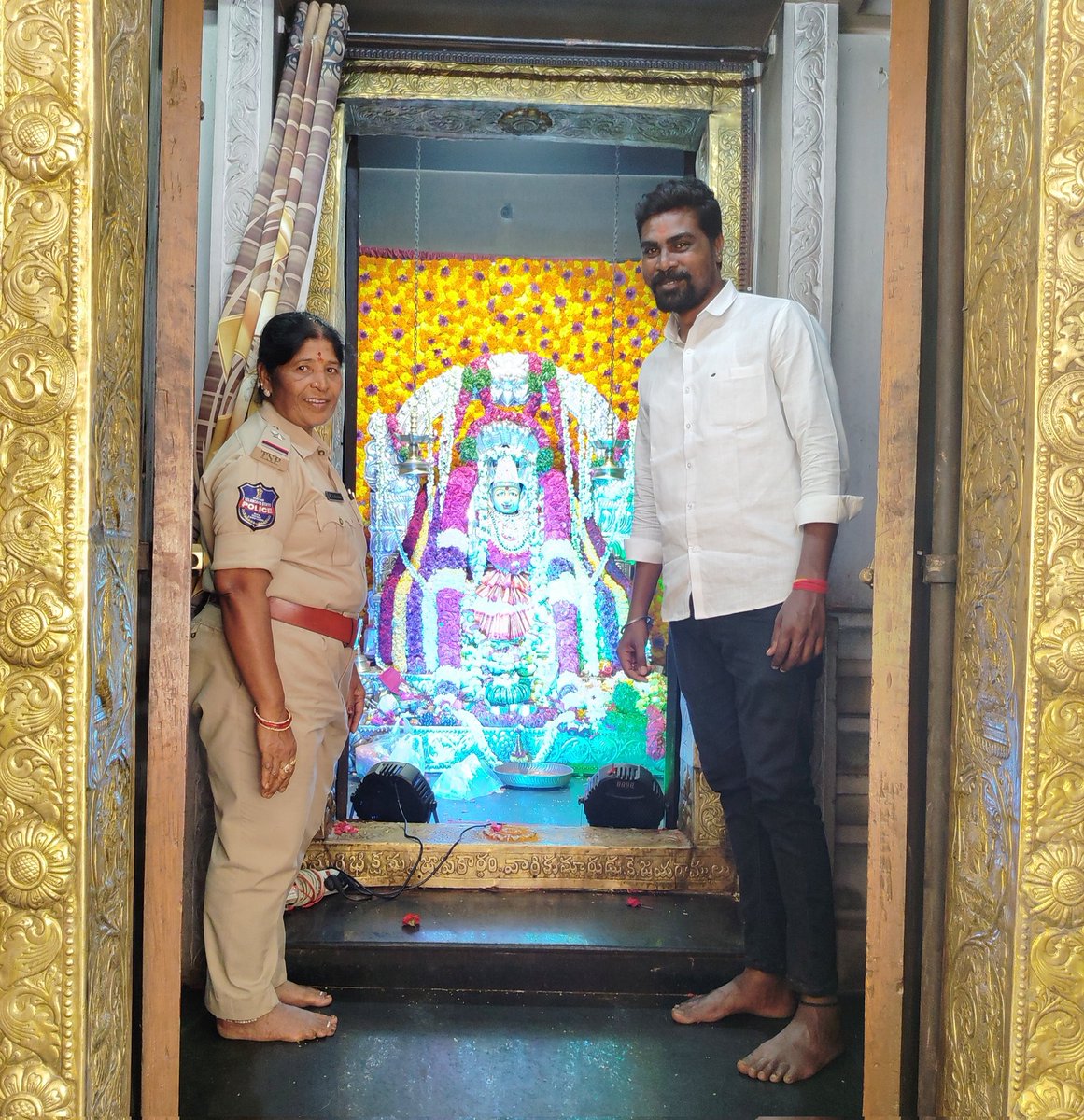 ItsLadduGoud's tweet photo. మీకు మీ కుటుంబ సభ్యులకు బోనాల పండుగ శుభాకాంక్షలు 😇 #TelanganaBonalu #Bonalu https://t.co/JWYlwQmenH